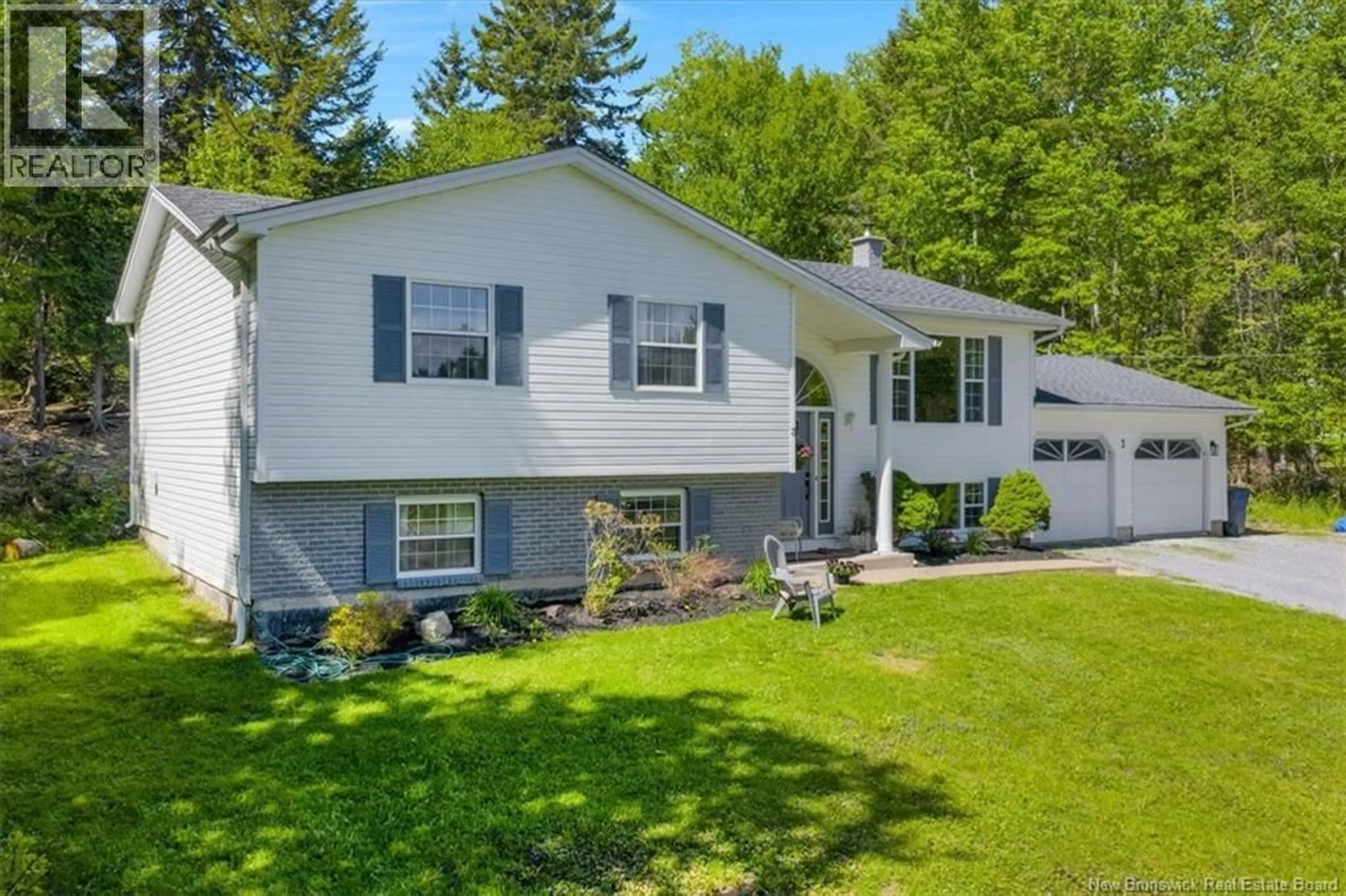 Home with vinyl exterior material, unknown for 3 REGAL DRIVE, Quispamsis New Brunswick E2G1Y5