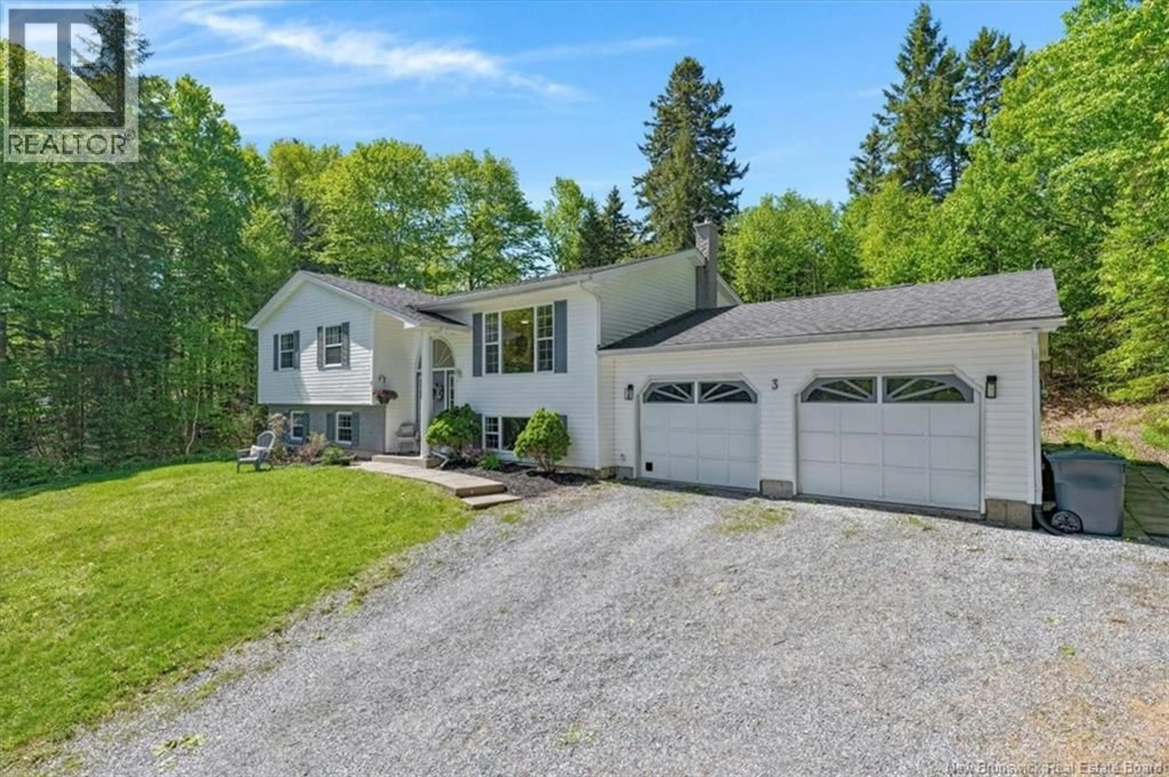 A pic from outside/outdoor area/front of a property/back of a property/a pic from drone, street for 3 REGAL DRIVE, Quispamsis New Brunswick E2G1Y5
