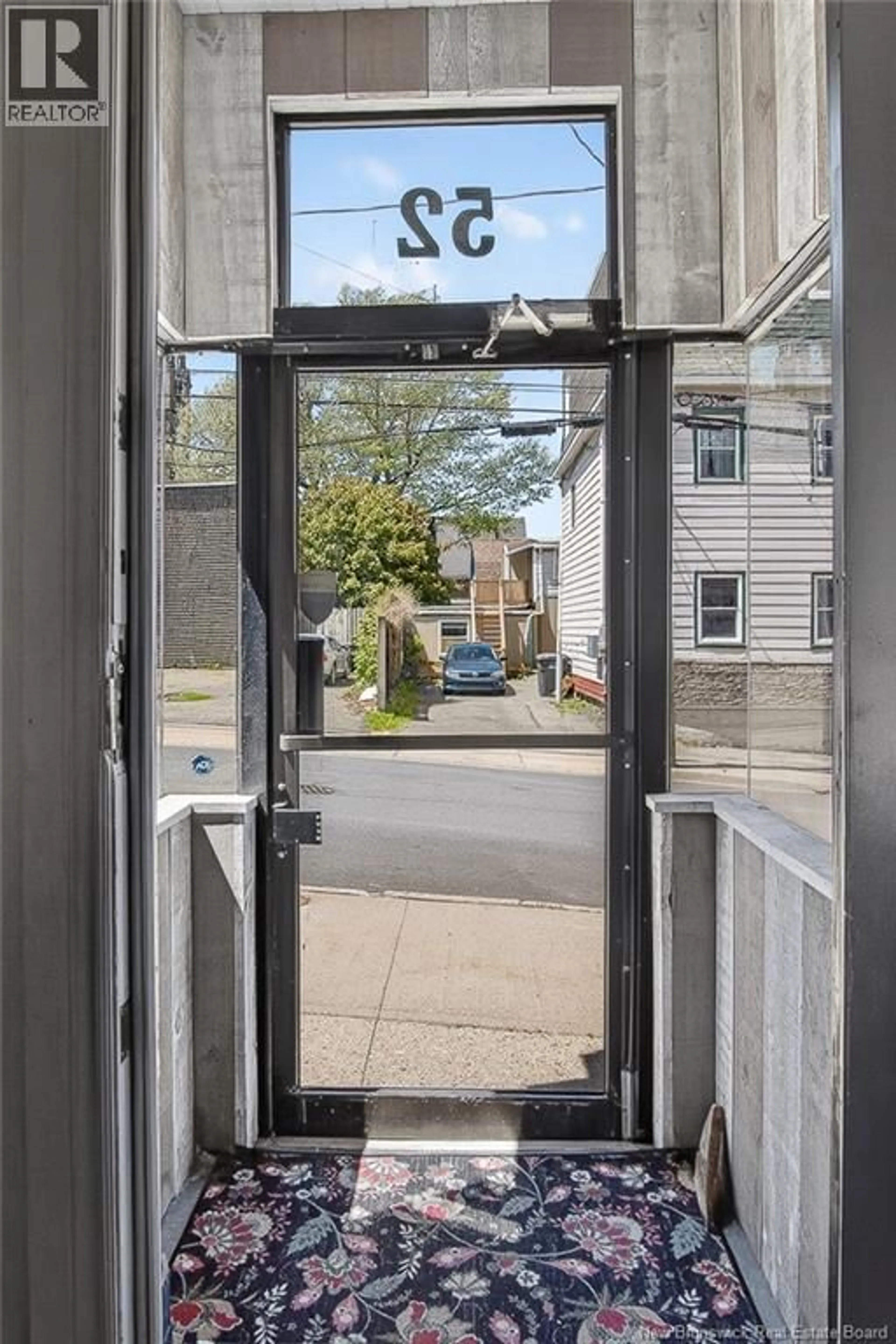 Indoor entryway for 52 DORCHESTER STREET, Saint John New Brunswick E2L3H9