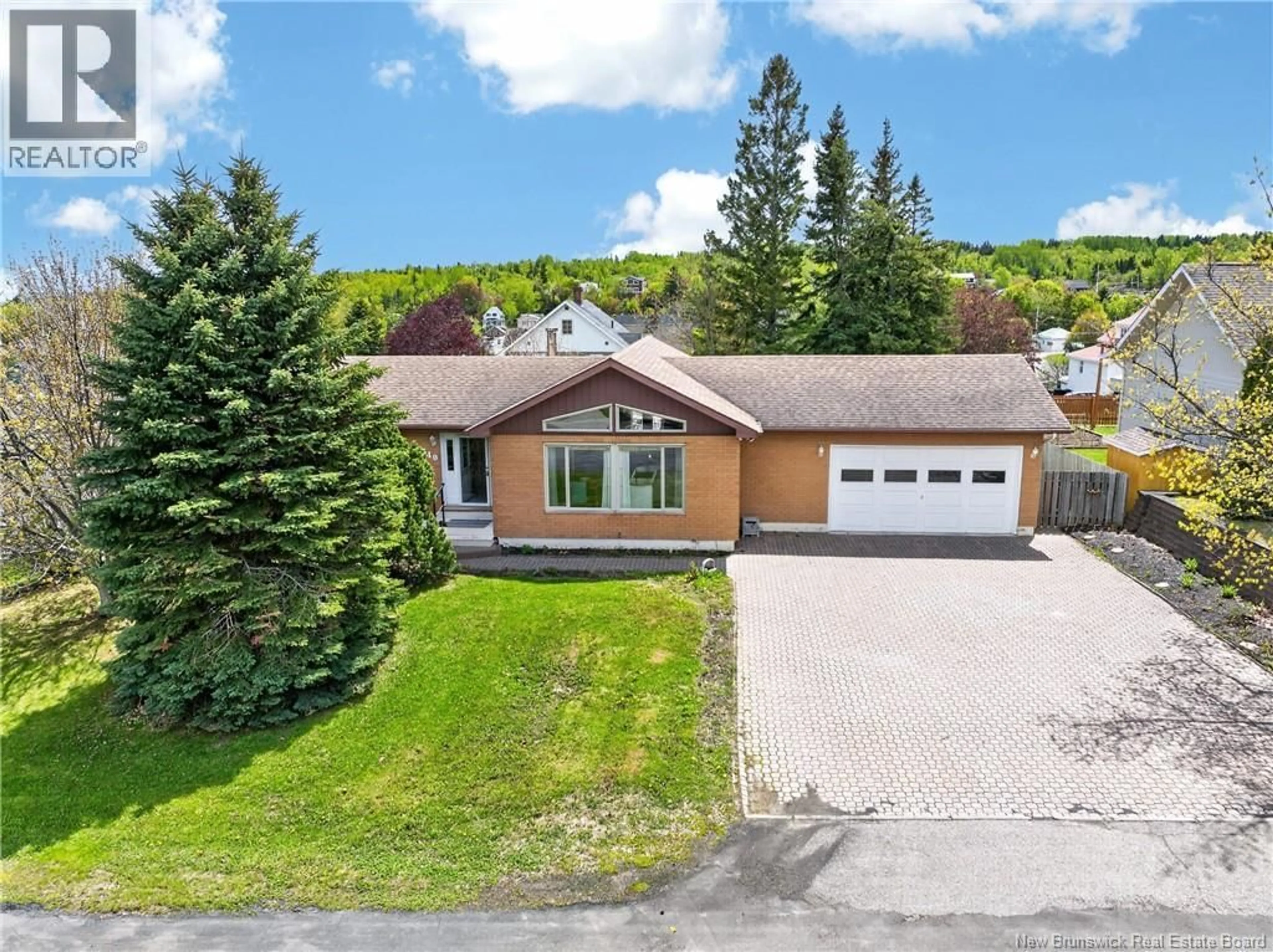 A pic from outside/outdoor area/front of a property/back of a property/a pic from drone, street for 340 GREY STREET, Dalhousie New Brunswick E8C1W2