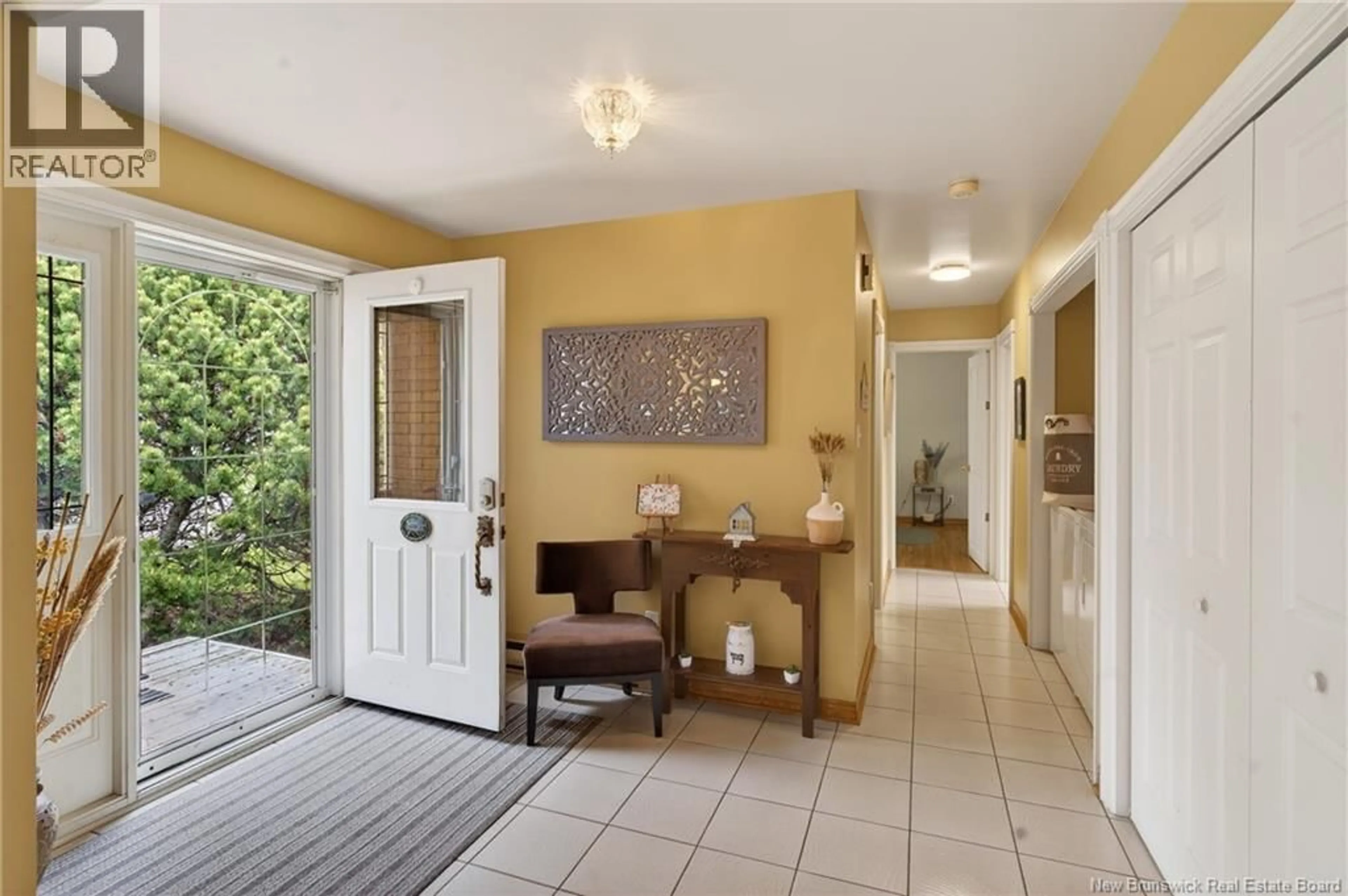 Indoor entryway for 340 GREY STREET, Dalhousie New Brunswick E8C1W2
