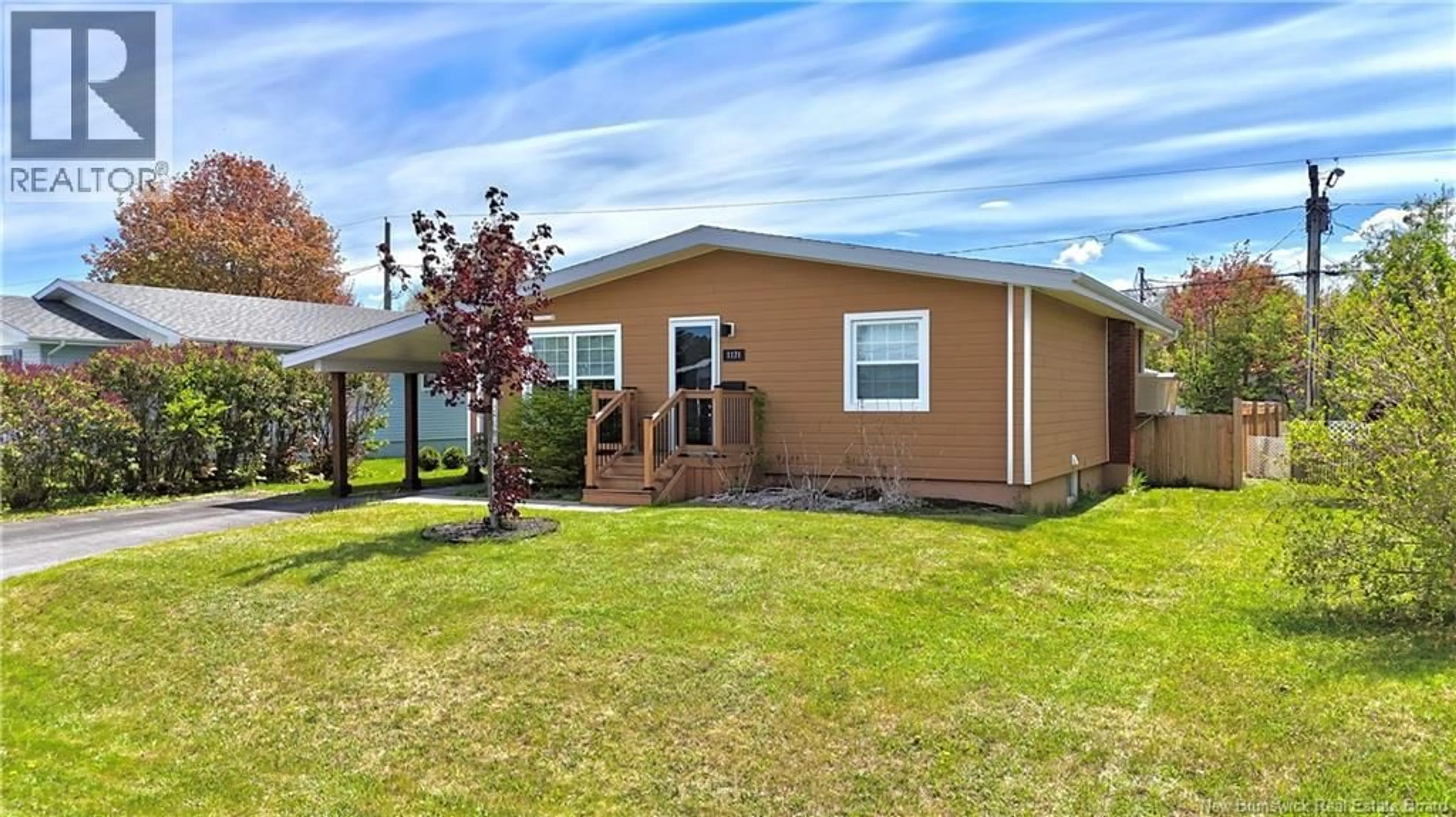 Home with vinyl exterior material, street for 1171 VINCENT, Bathurst New Brunswick E2A3W1