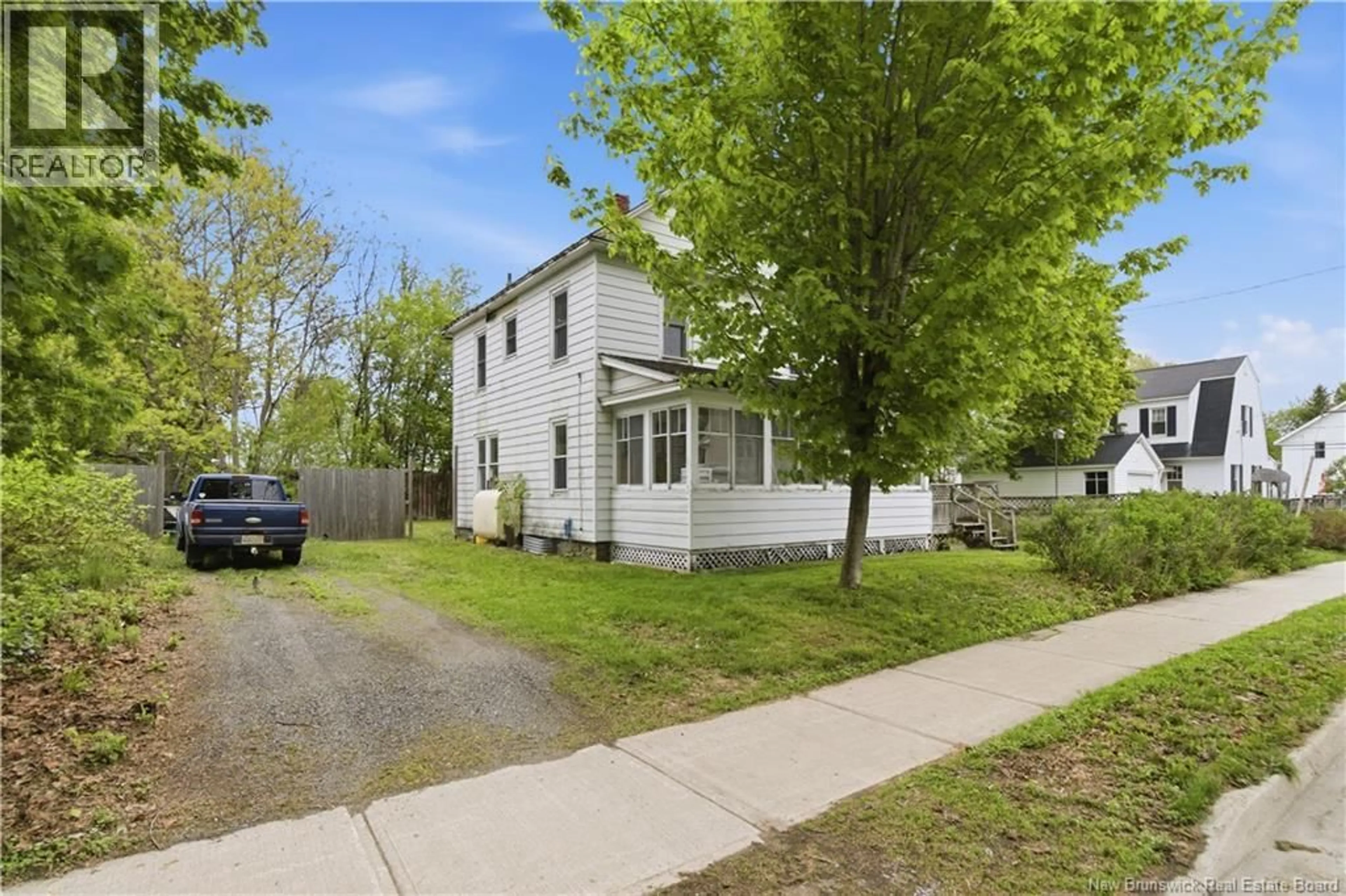 A pic from outside/outdoor area/front of a property/back of a property/a pic from drone, street for 773 PRINCE STREET, Fredericton New Brunswick E3A3H2