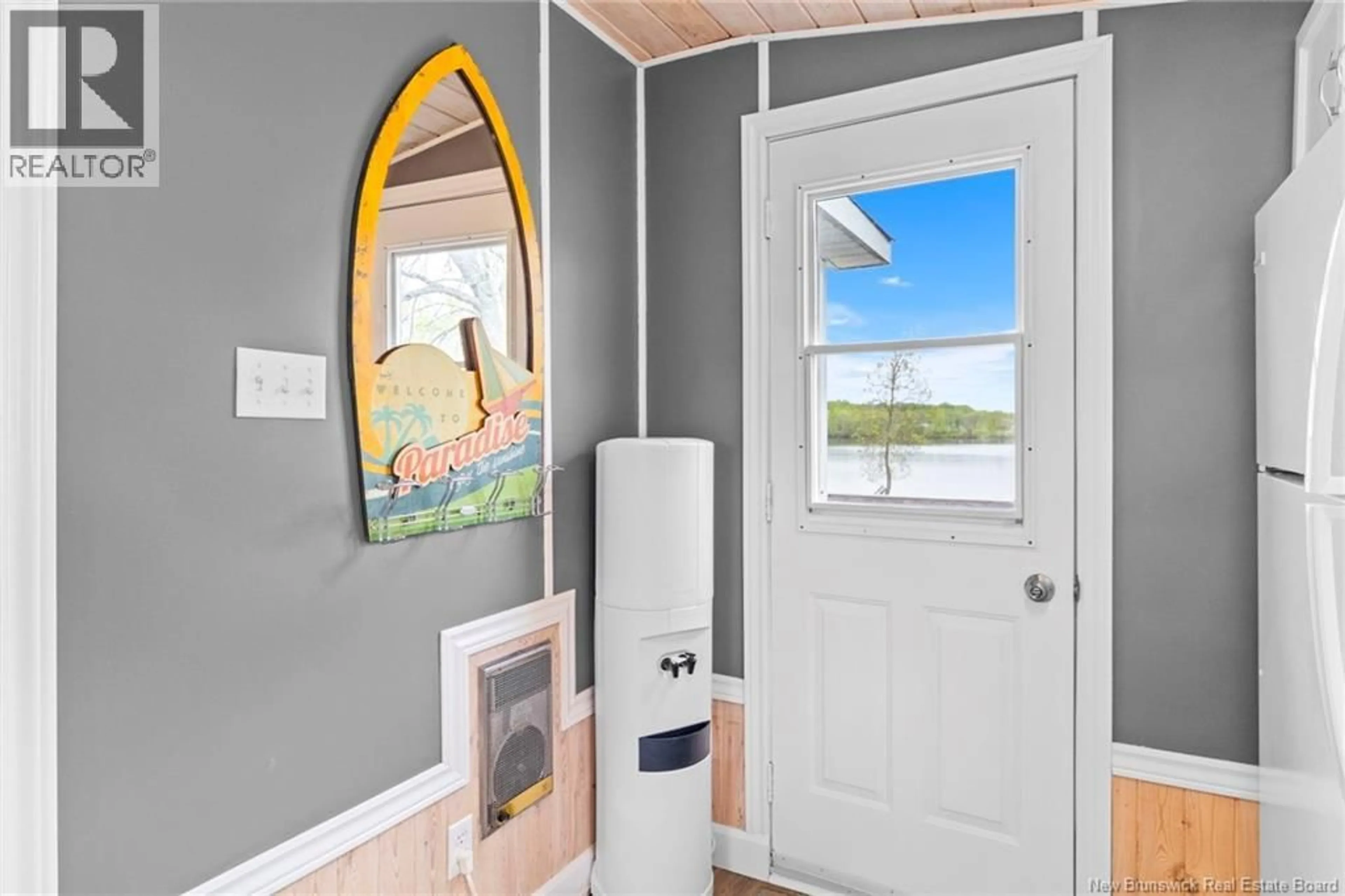 Indoor entryway for 164 CHAPMAN ROAD, Newcastle Centre New Brunswick E4B2M1