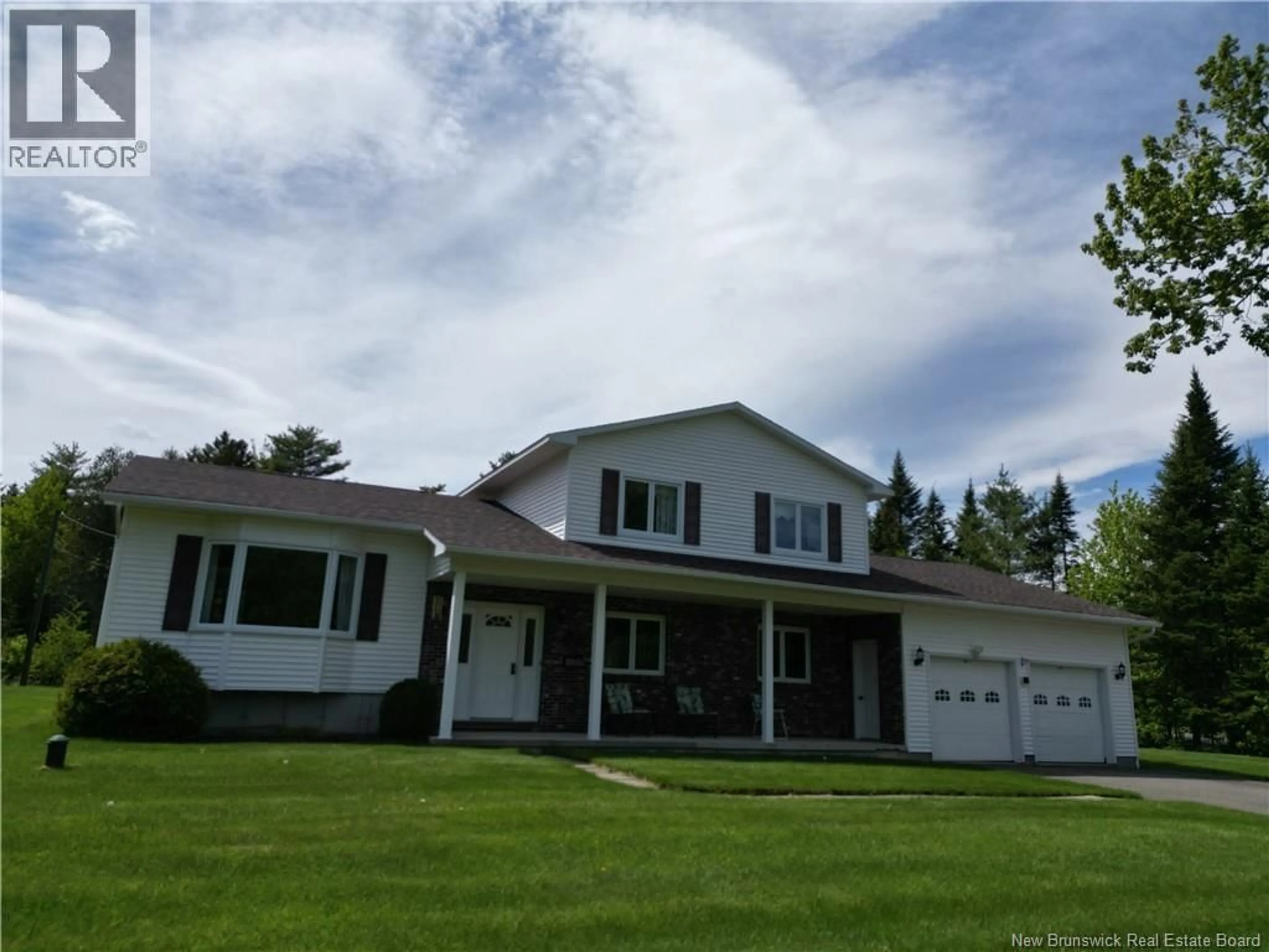 Home with vinyl exterior material, unknown for 68 SOMERSET DRIVE, Hanwell New Brunswick E3C1M8