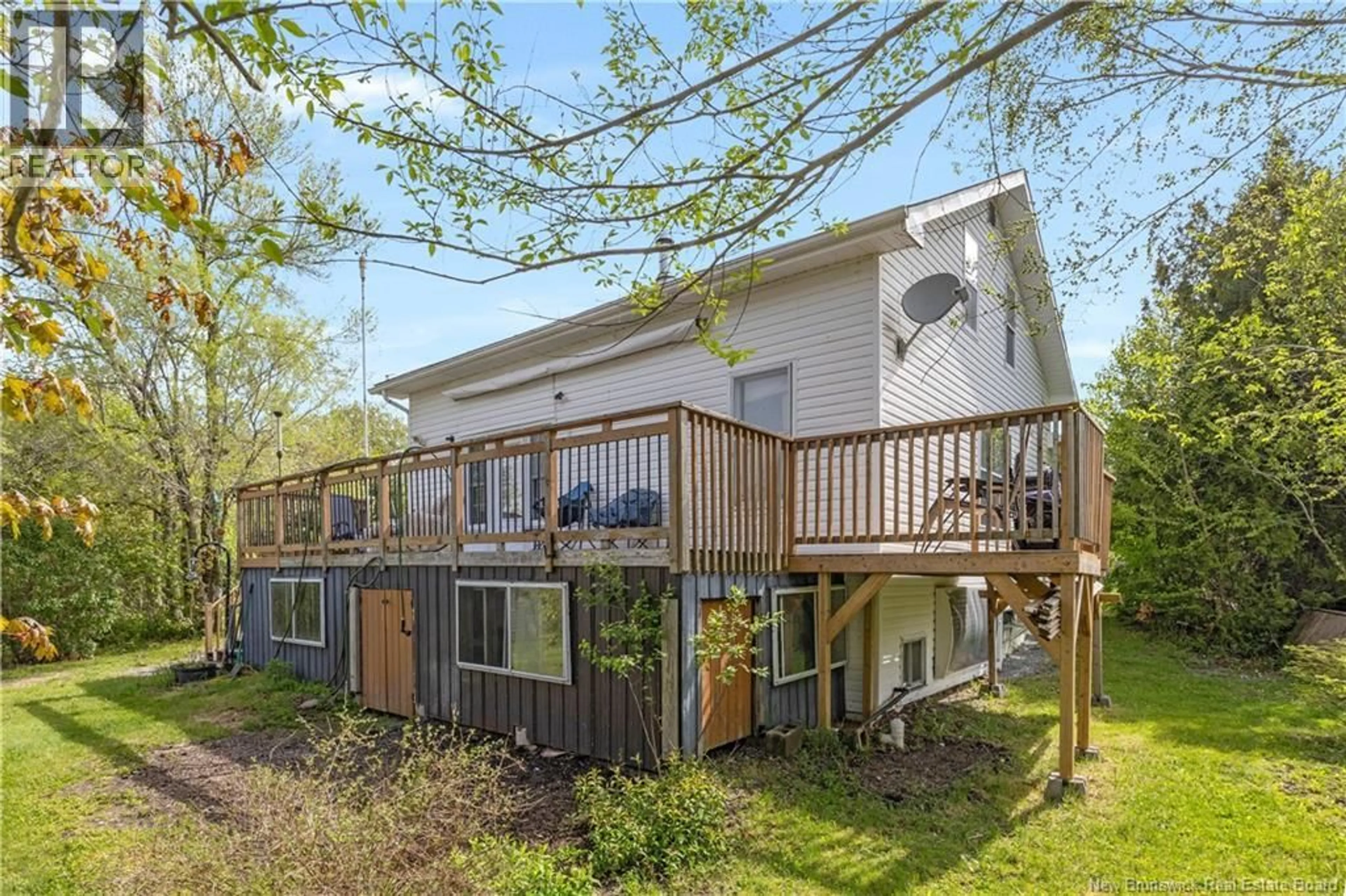 A pic from outside/outdoor area/front of a property/back of a property/a pic from drone, building for 227 ROUTE 820, Saint John New Brunswick E2S2H9
