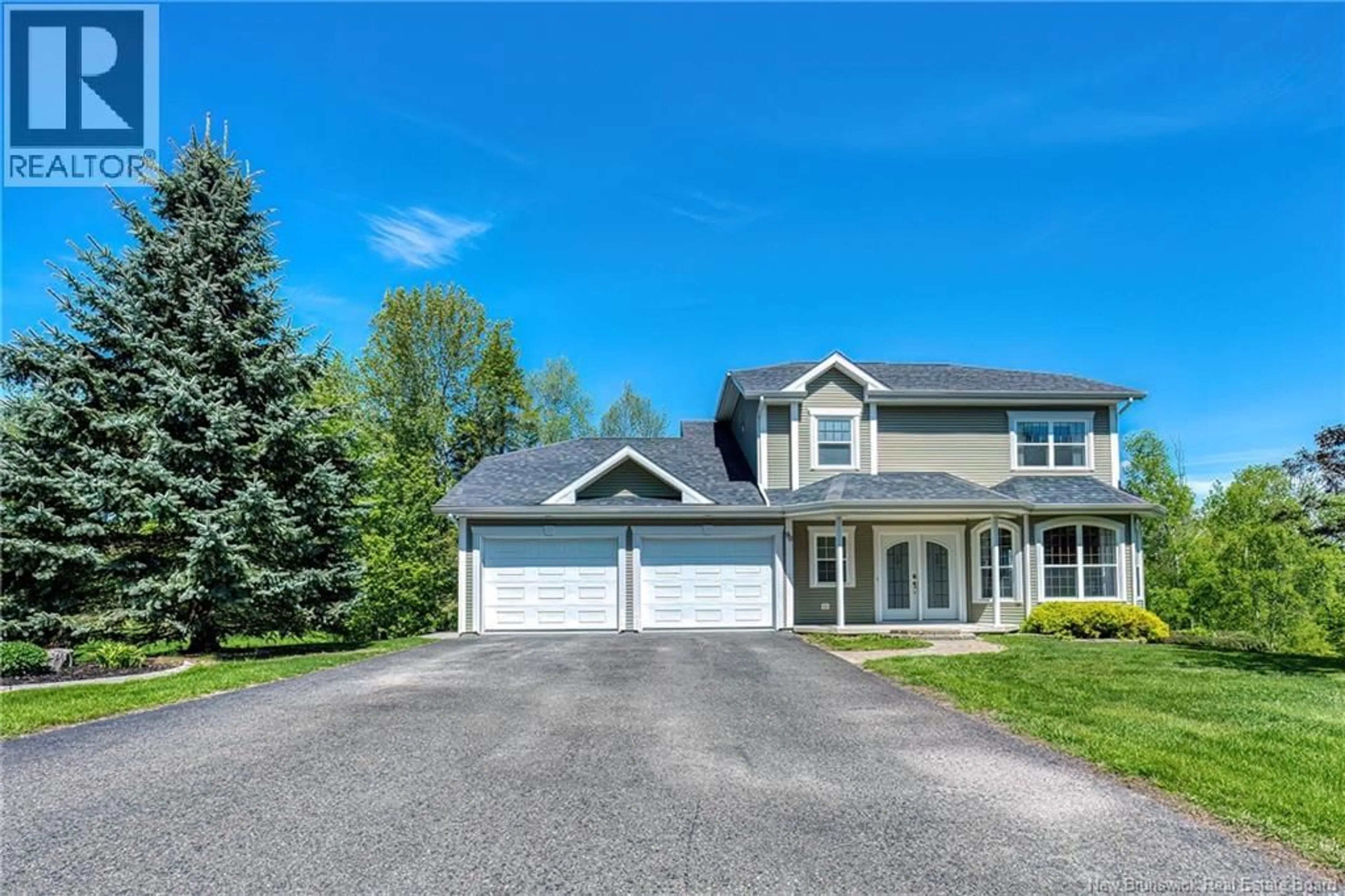 Home with vinyl exterior material, street for 90 NOWLAN STREET, Grand-Sault/Grand Falls New Brunswick E3Z1B2