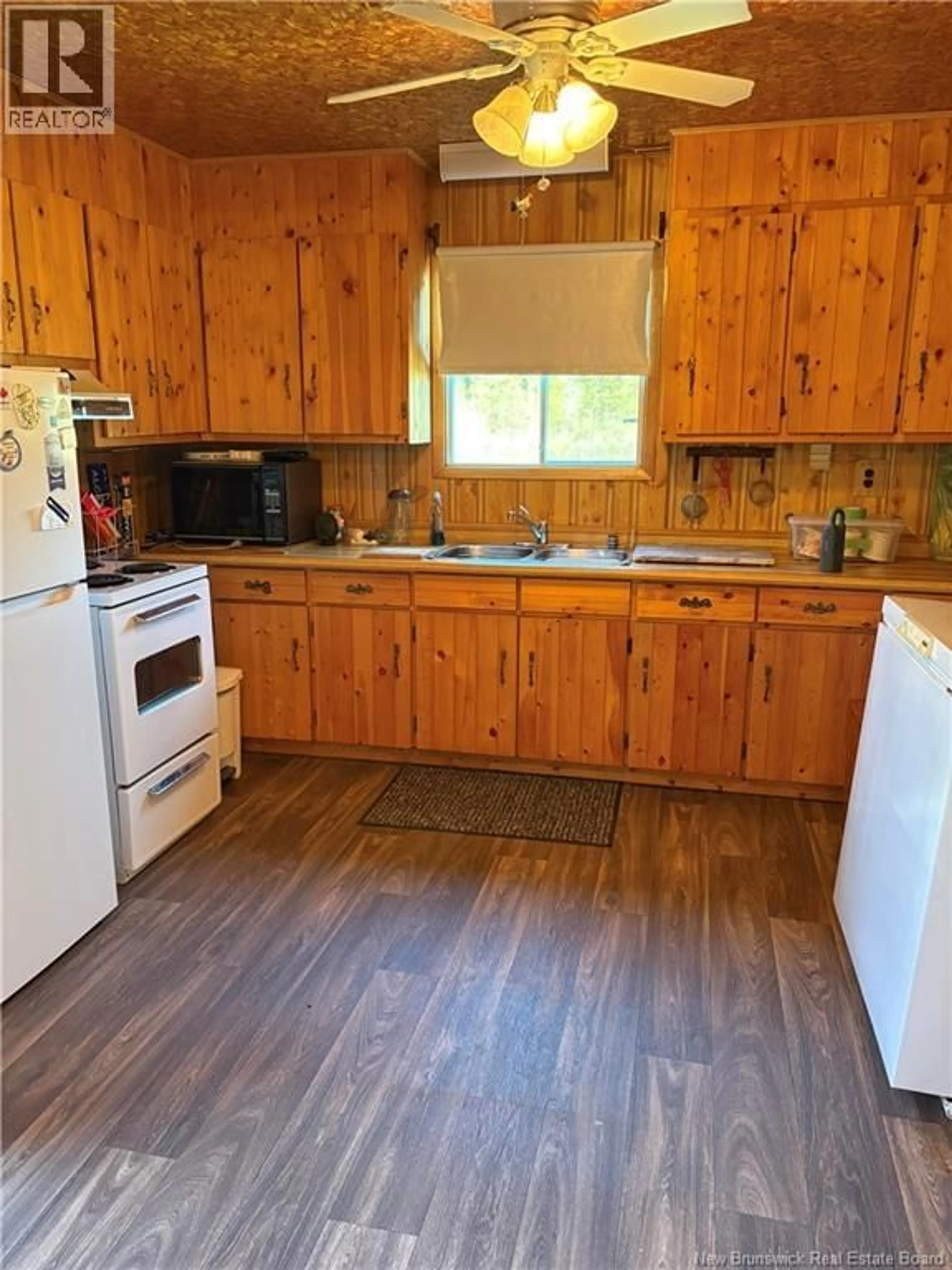 Standard kitchen, unknown for 1076 HOWARD RD, Howard New Brunswick E9B2E7