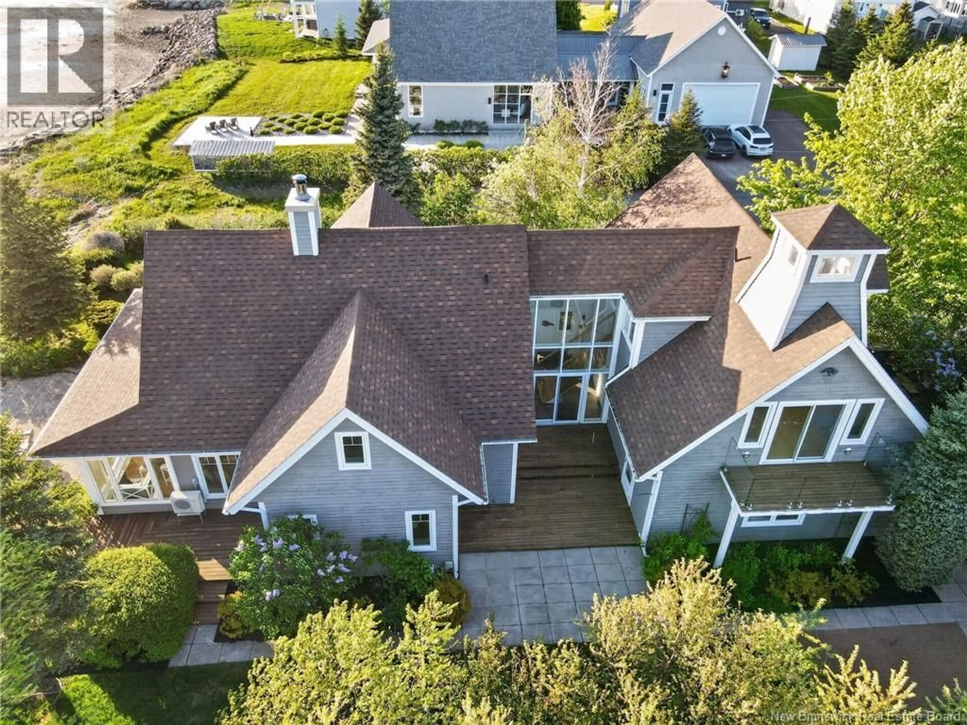 A pic from outside/outdoor area/front of a property/back of a property/a pic from drone, street for 28 SUNSET LANE, Pointe-Du-Chêne New Brunswick E4P5H3