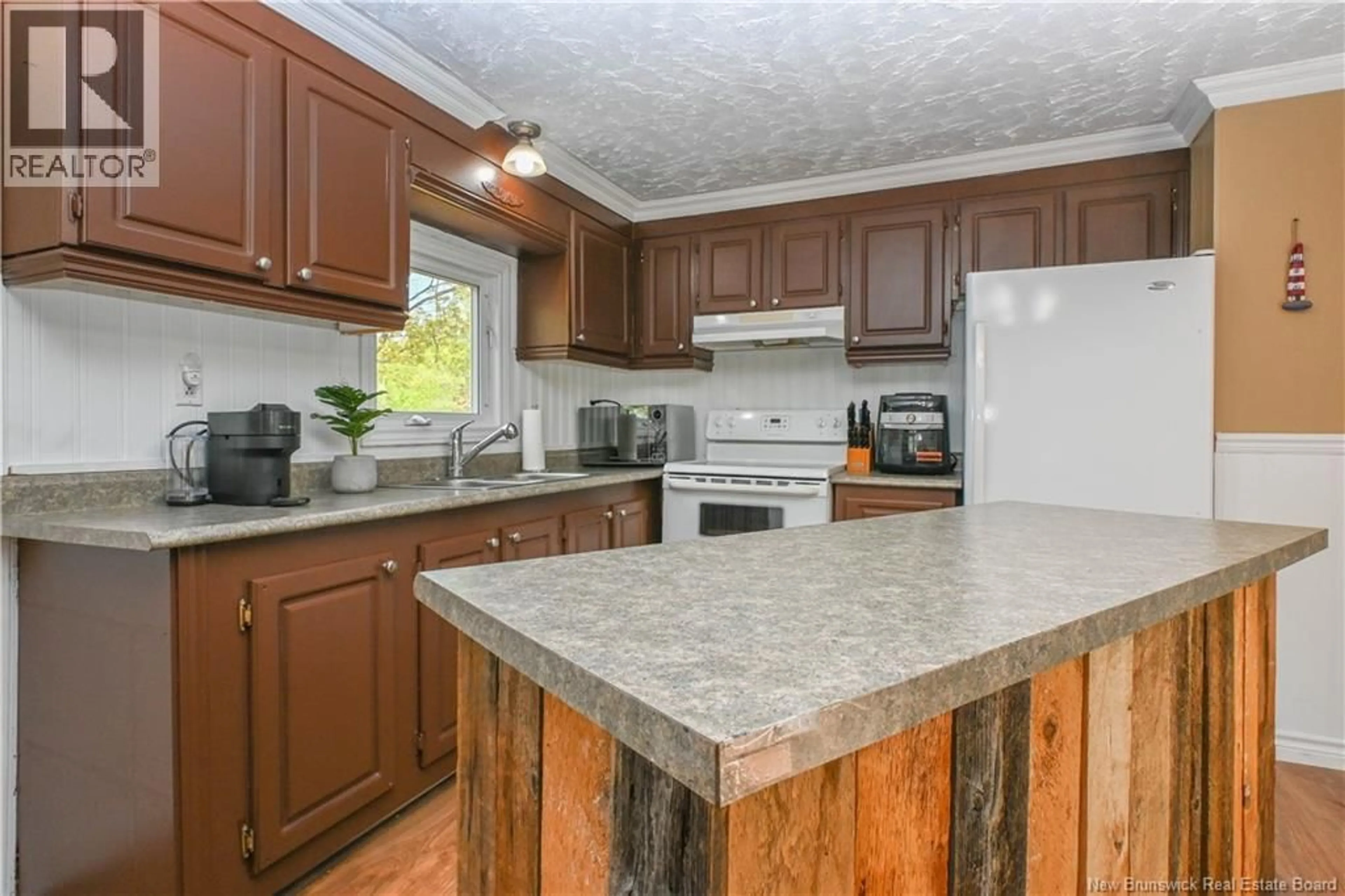 Standard kitchen, unknown for 258 DU BOCAGE STREET, Saint-Léolin New Brunswick E8N2S8