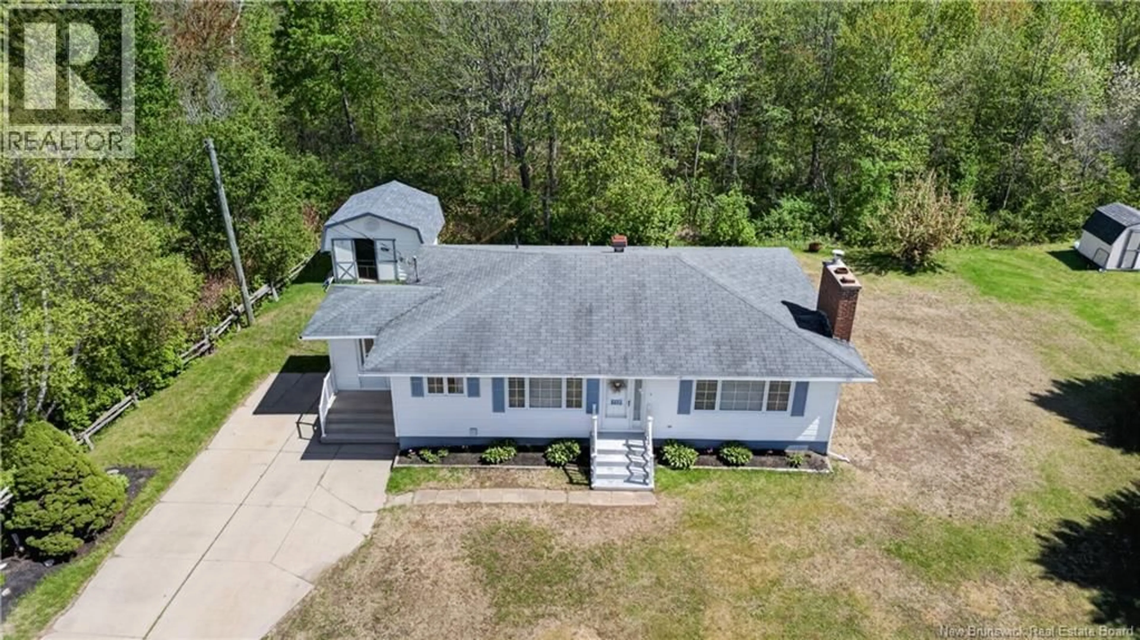 A pic from outside/outdoor area/front of a property/back of a property/a pic from drone, building for 110 ROUTE 505, Sainte-Anne-De-Kent New Brunswick E4S1K3