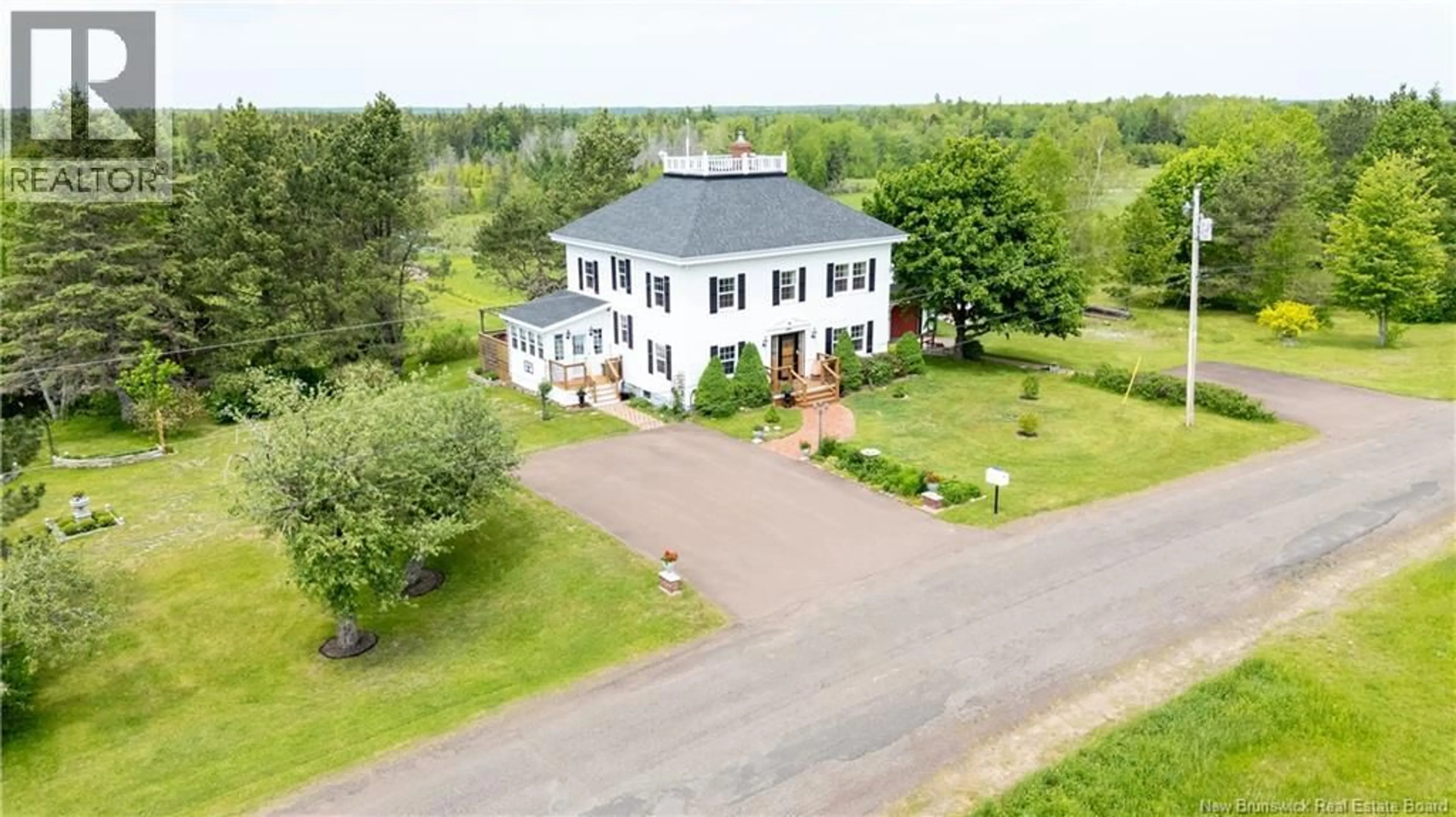A pic from outside/outdoor area/front of a property/back of a property/a pic from drone, building for 537 TRAFALGAR ROAD, Dundas New Brunswick E1G3K4