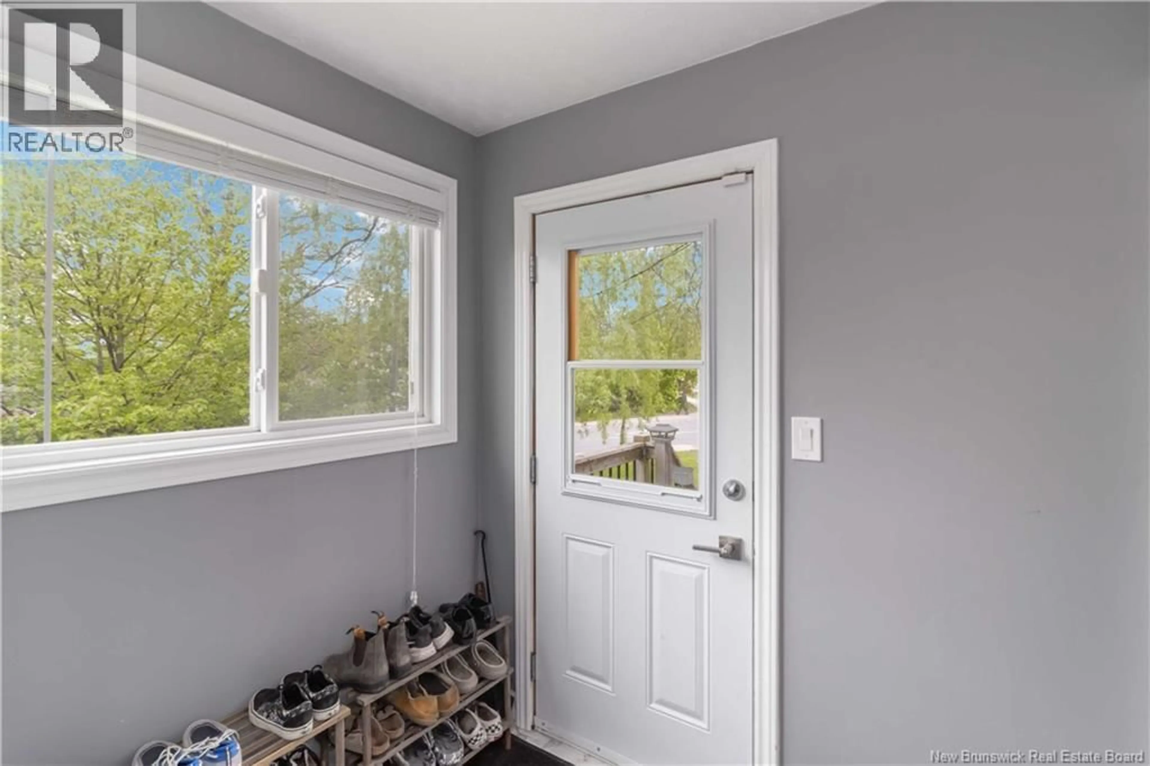 Indoor entryway for 807 SMYTHE, Fredericton New Brunswick E3B3G6