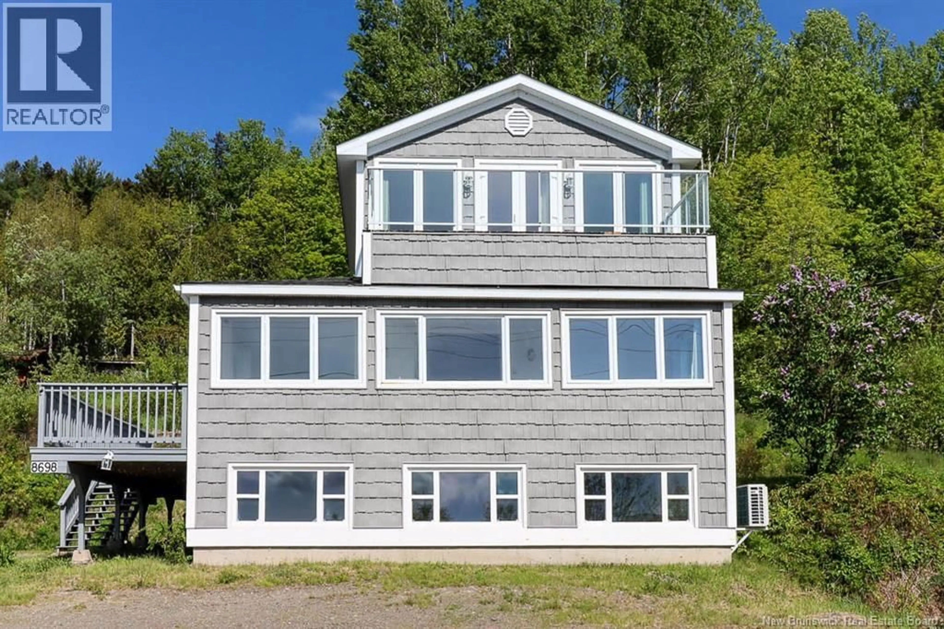 Home with vinyl exterior material, building for 8698 ROUTE 102, Public Landing New Brunswick E5K4L3