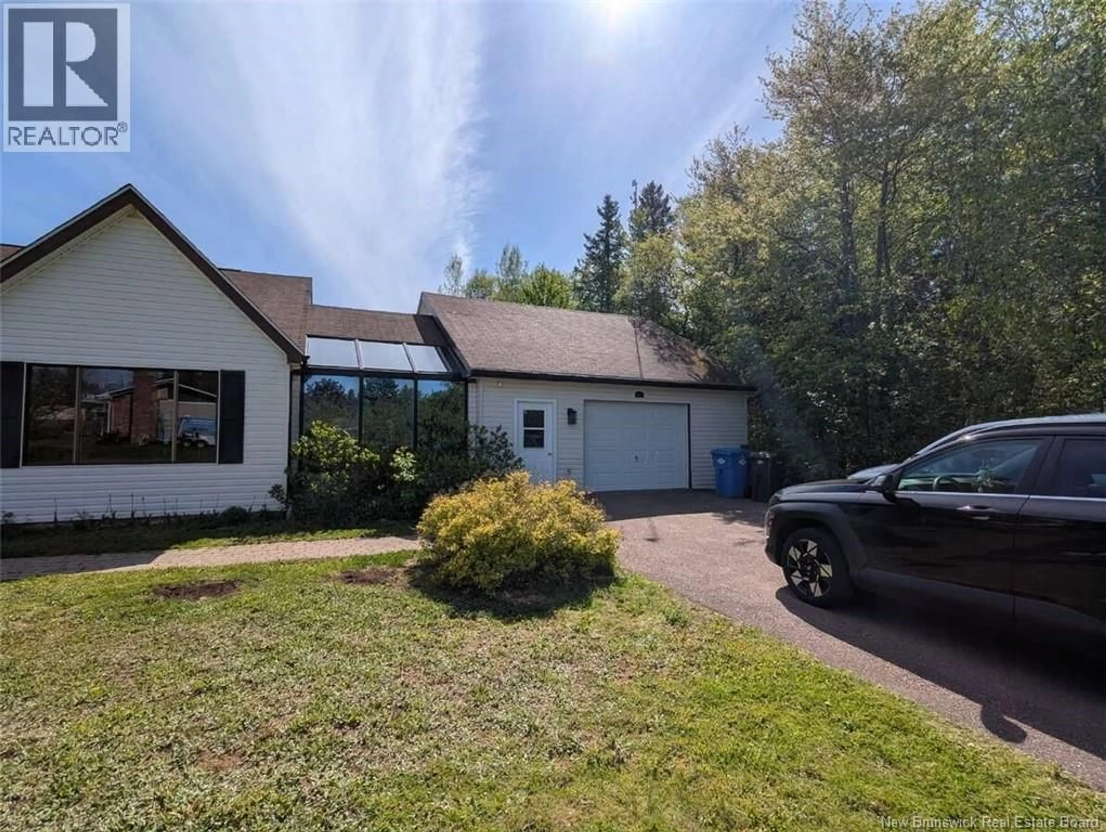 A pic from outside/outdoor area/front of a property/back of a property/a pic from drone, unknown for 62 BATEMAN PROMENADE, Shediac New Brunswick E4P1G2