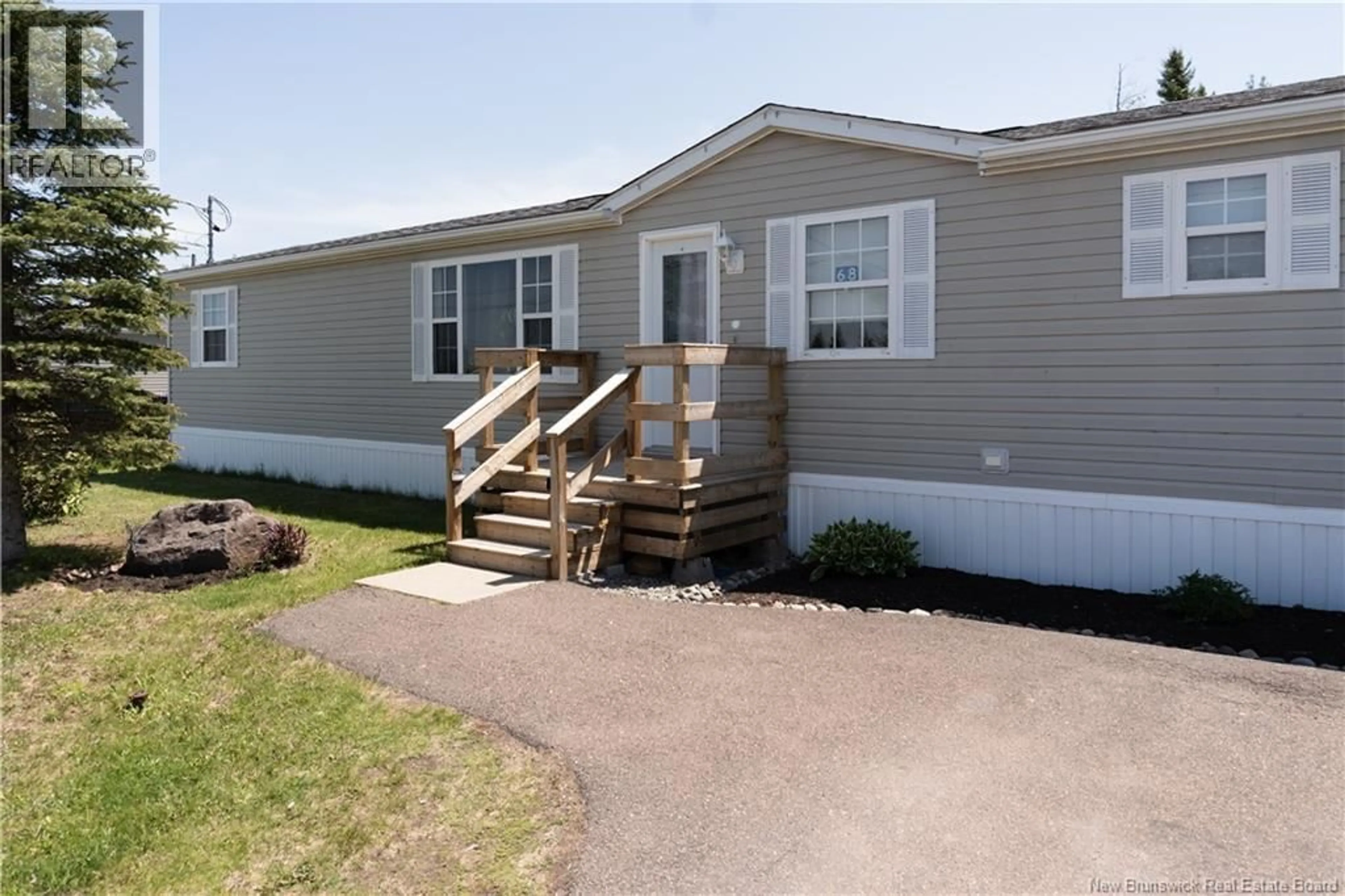 Home with vinyl exterior material, unknown for 68 HAYWARD LANE, Riverview New Brunswick E1B5R2