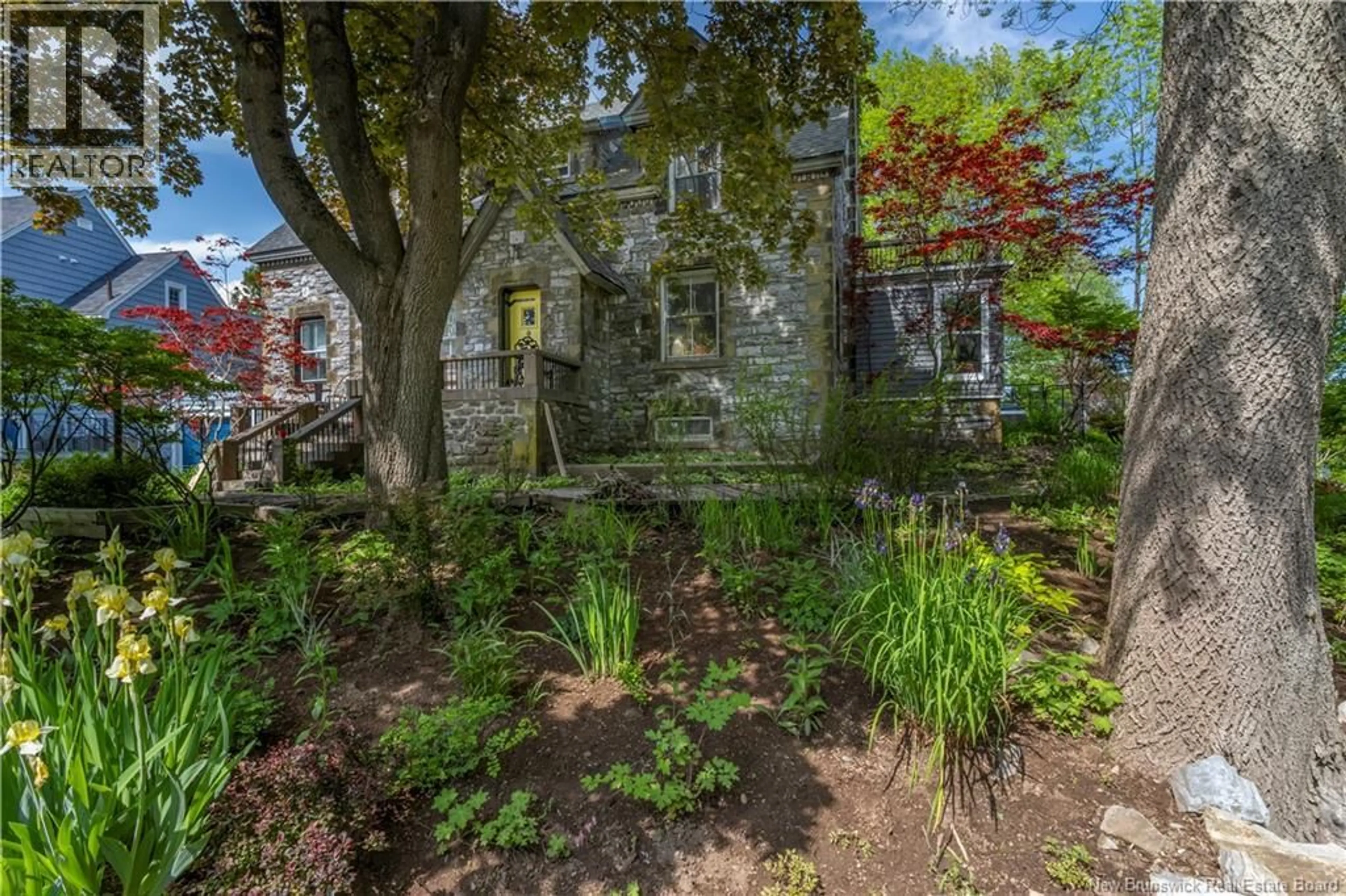 A pic from outside/outdoor area/front of a property/back of a property/a pic from drone, street for 4 DUNCRAGGAN COURT, Saint John New Brunswick E2K3T3