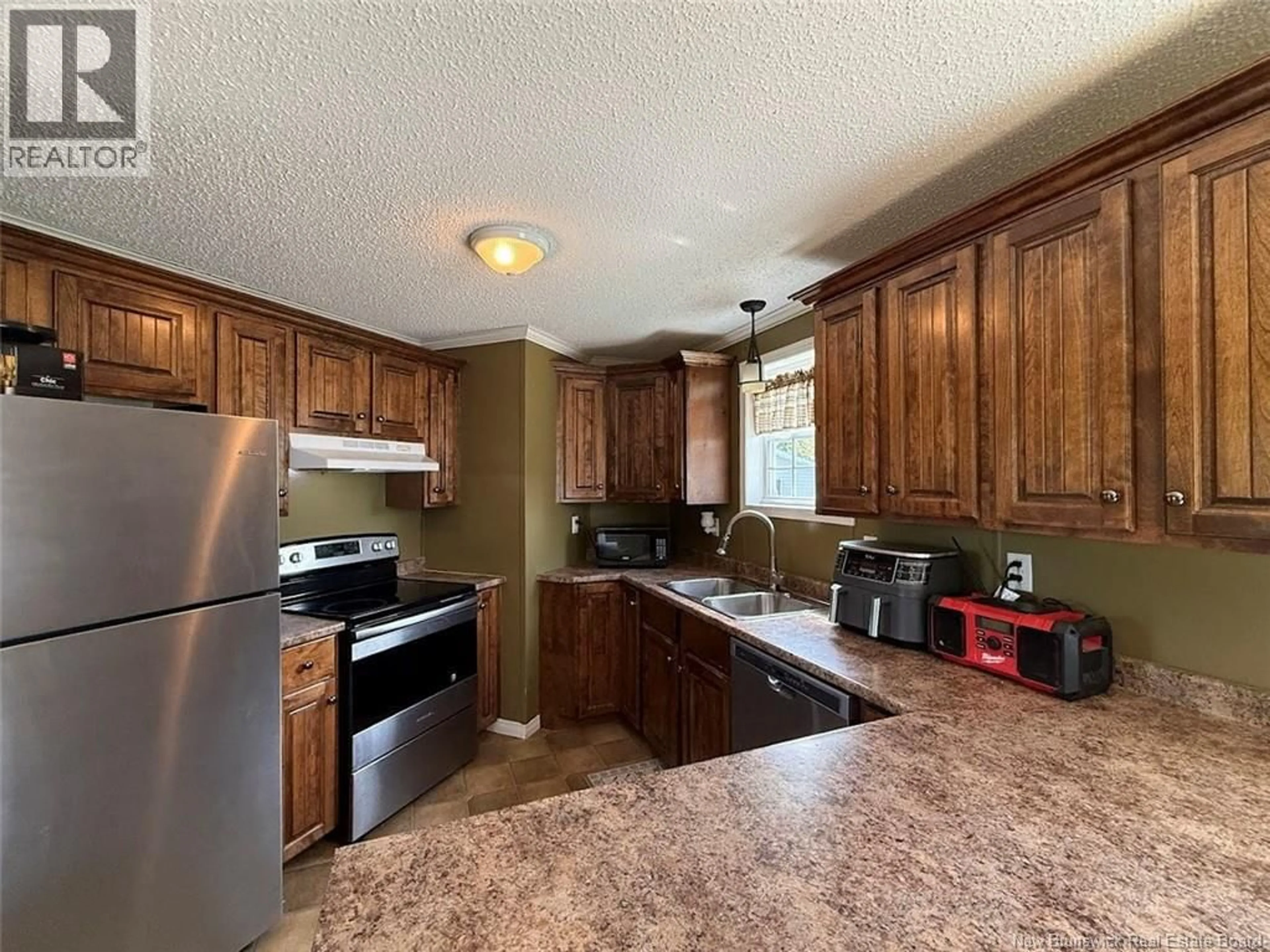 Standard kitchen, unknown for 678 TOUSSAINT ROAD, Edmundston New Brunswick E7B2T8