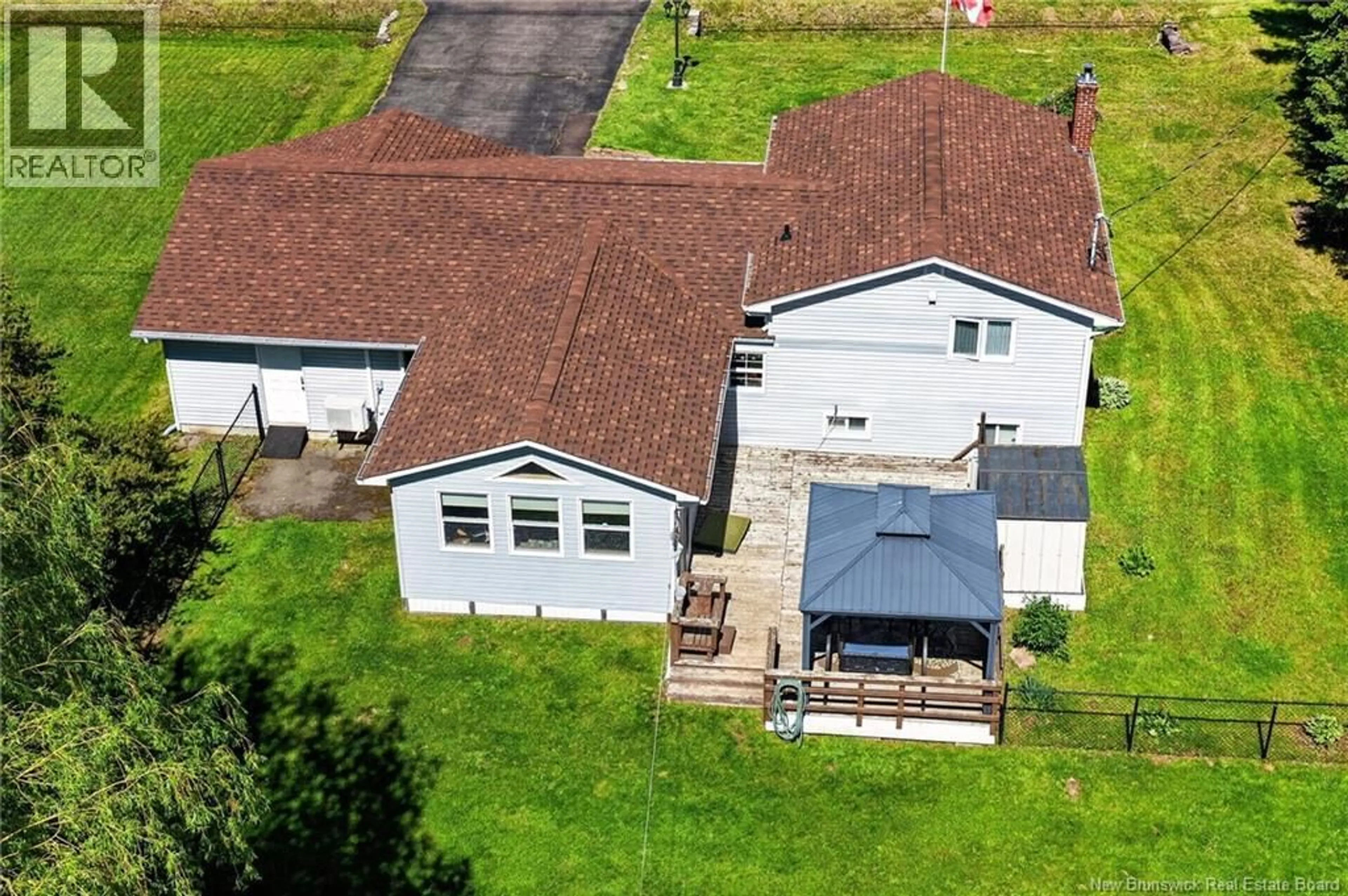 A pic from outside/outdoor area/front of a property/back of a property/a pic from drone, building for 67 GERMAINE STREET, Shediac New Brunswick E4P1T5