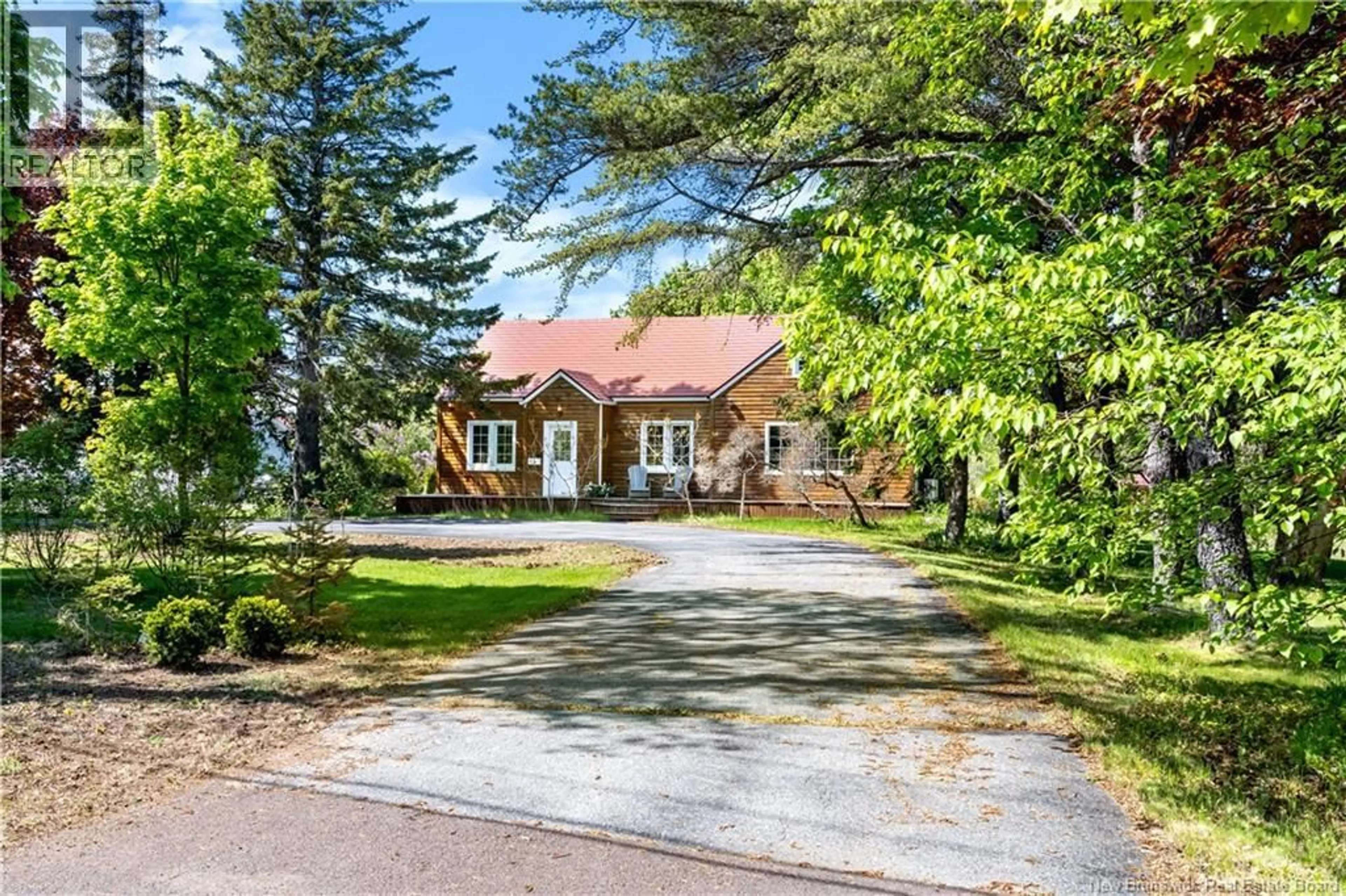 A pic from outside/outdoor area/front of a property/back of a property/a pic from drone, street for 124 DU COUVENT, Bouctouche New Brunswick E4S3C1