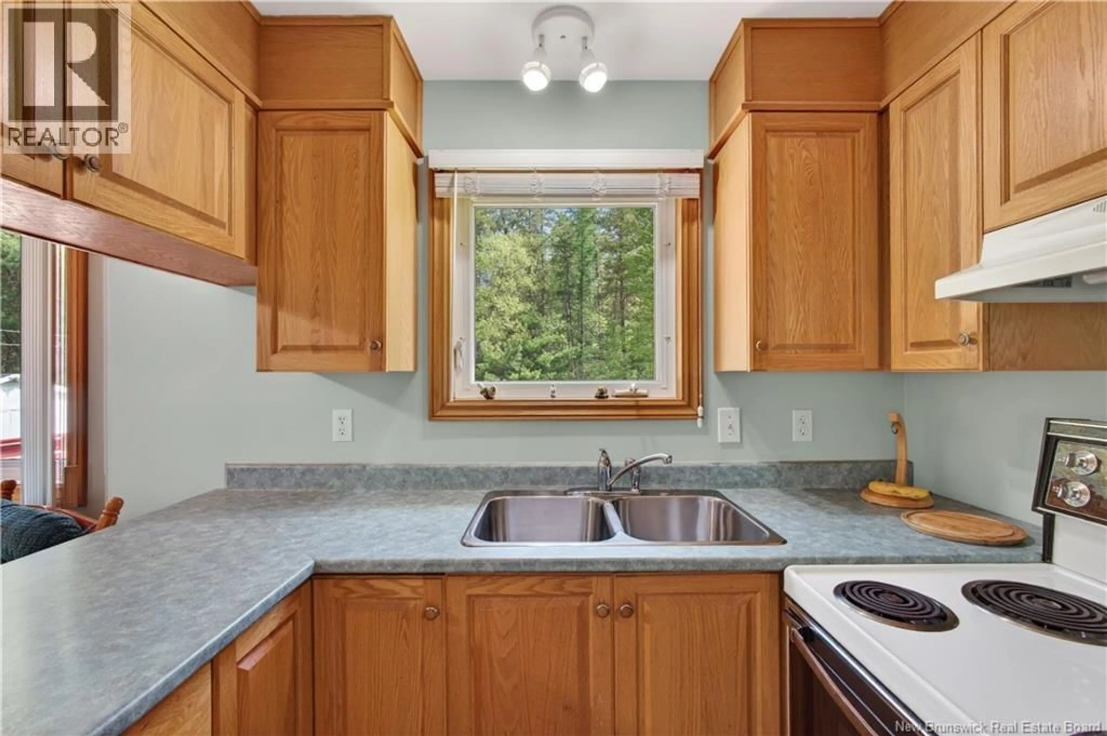 Standard kitchen, ceramic/tile floor for 620 NEWCASTLE BOULEVARD, Miramichi New Brunswick E1V2L2
