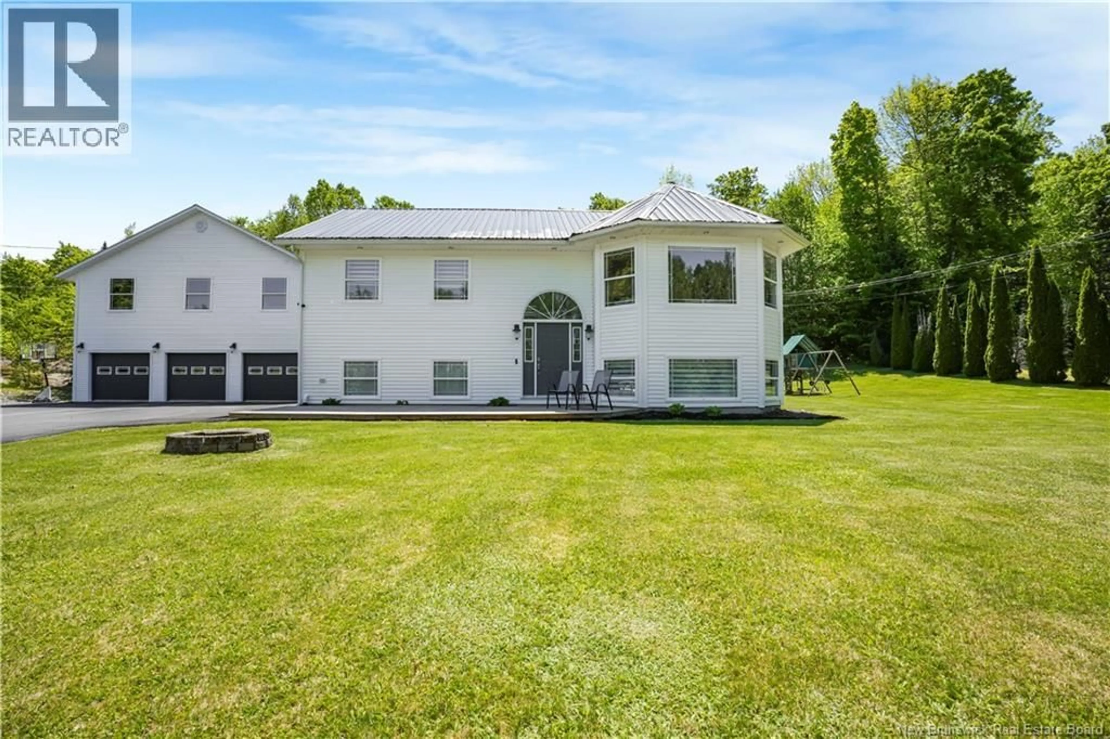 A pic from outside/outdoor area/front of a property/back of a property/a pic from drone, unknown for 47 TOURIST BUREAU ROAD, Woodstock New Brunswick E7M4W8