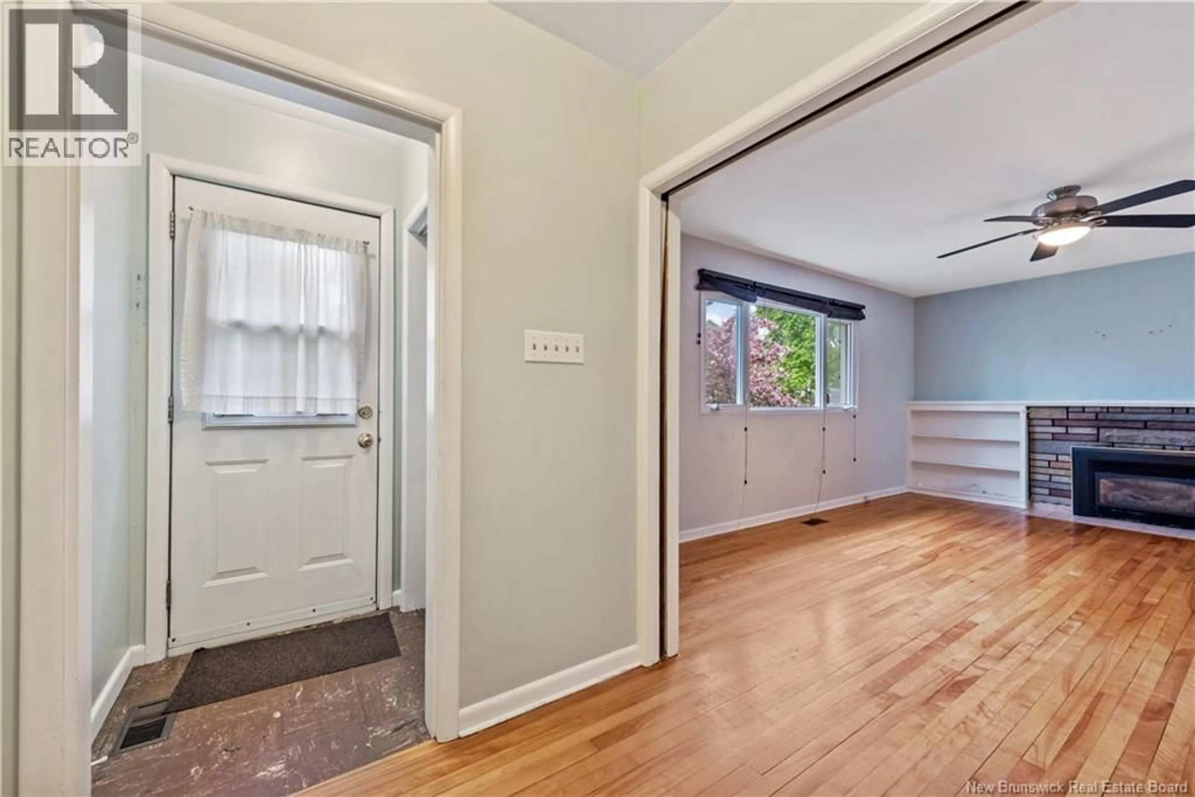 Indoor entryway for 82 EIGHTH STREET, Moncton New Brunswick E1E3E9