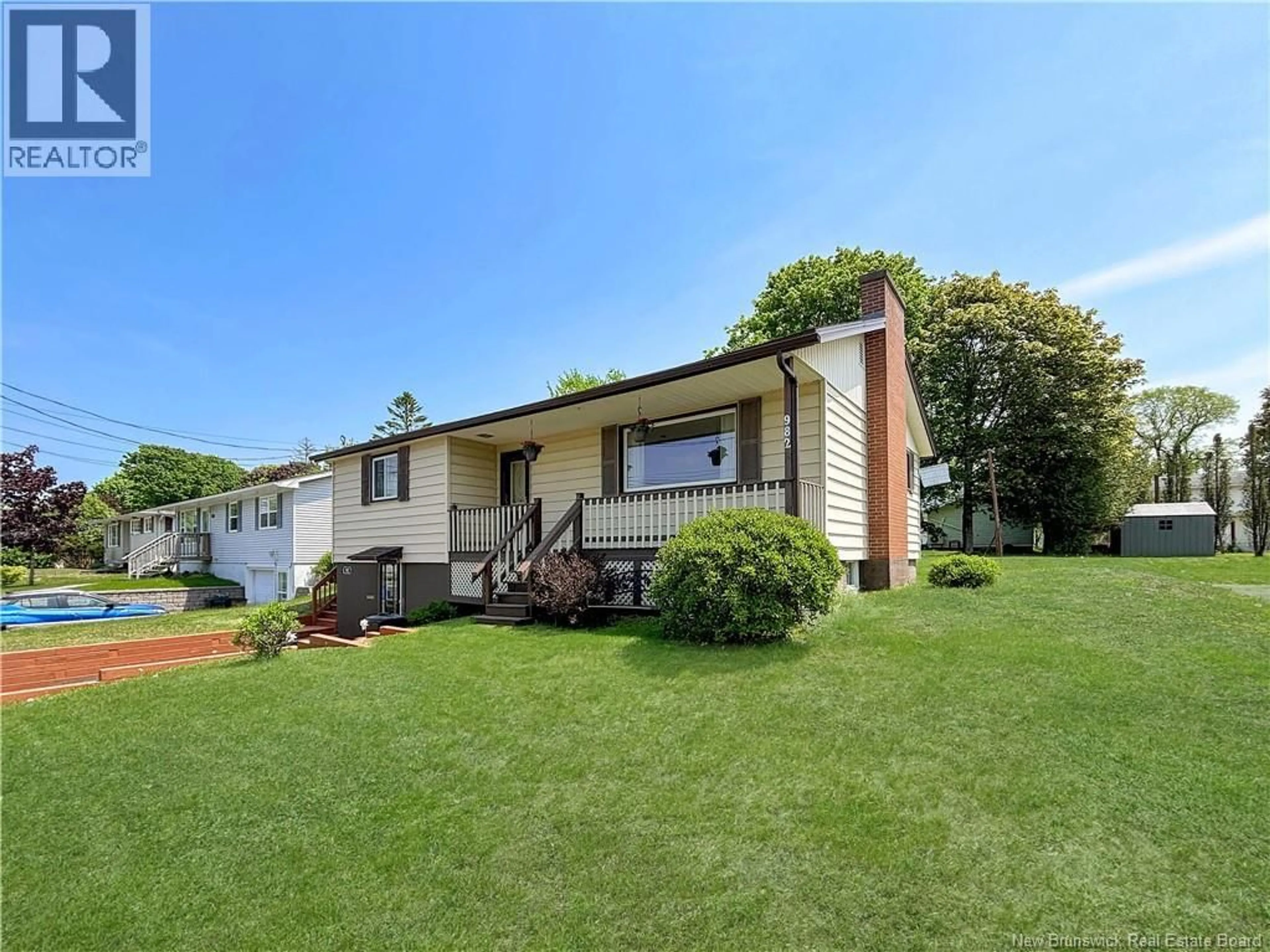 A pic from outside/outdoor area/front of a property/back of a property/a pic from drone, unknown for 982 MCCAVOUR DRIVE, Saint John New Brunswick E2M4M3