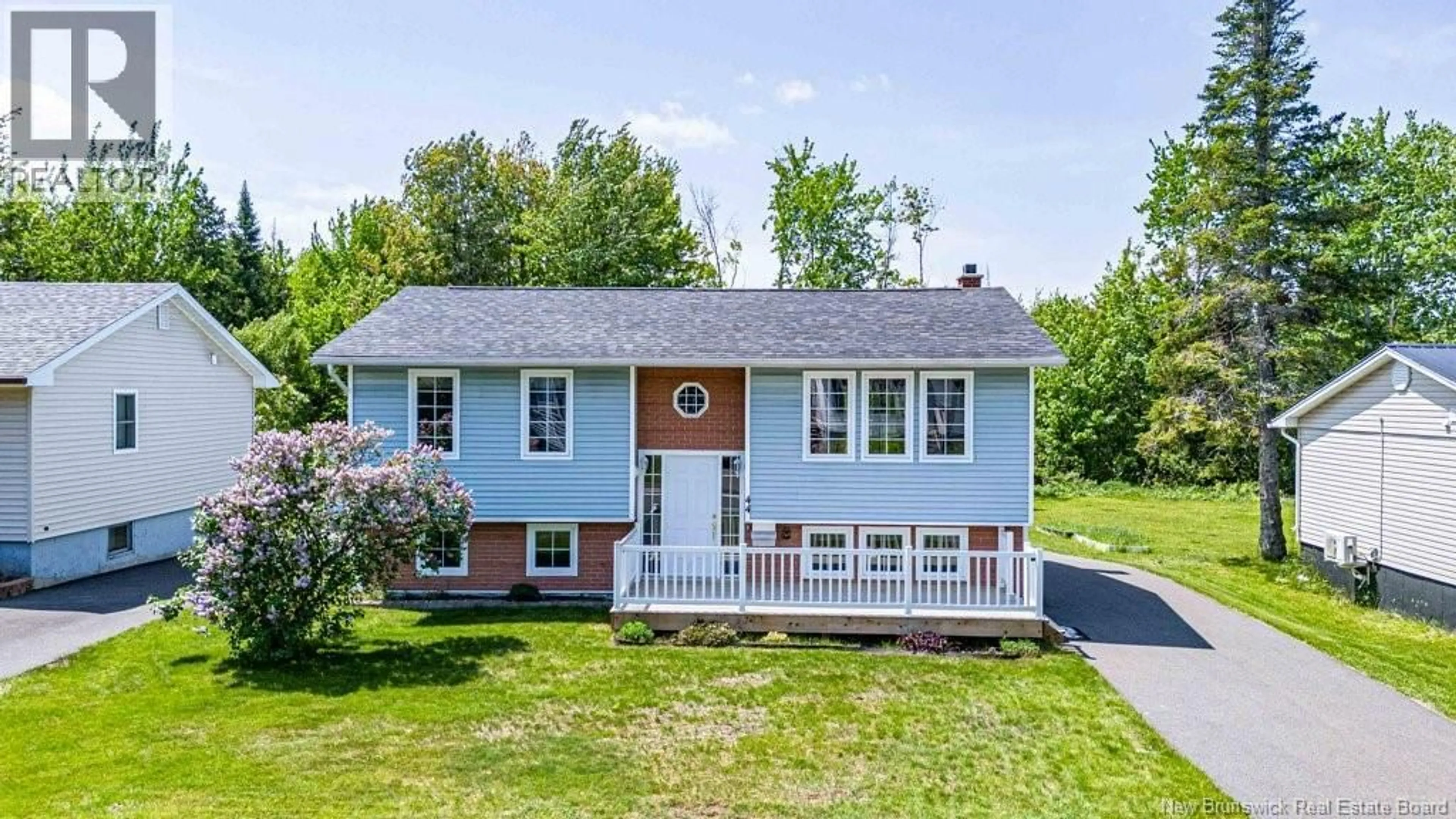 Home with vinyl exterior material, street for 44 FINNAMORE STREET, Oromocto New Brunswick E2V2K1