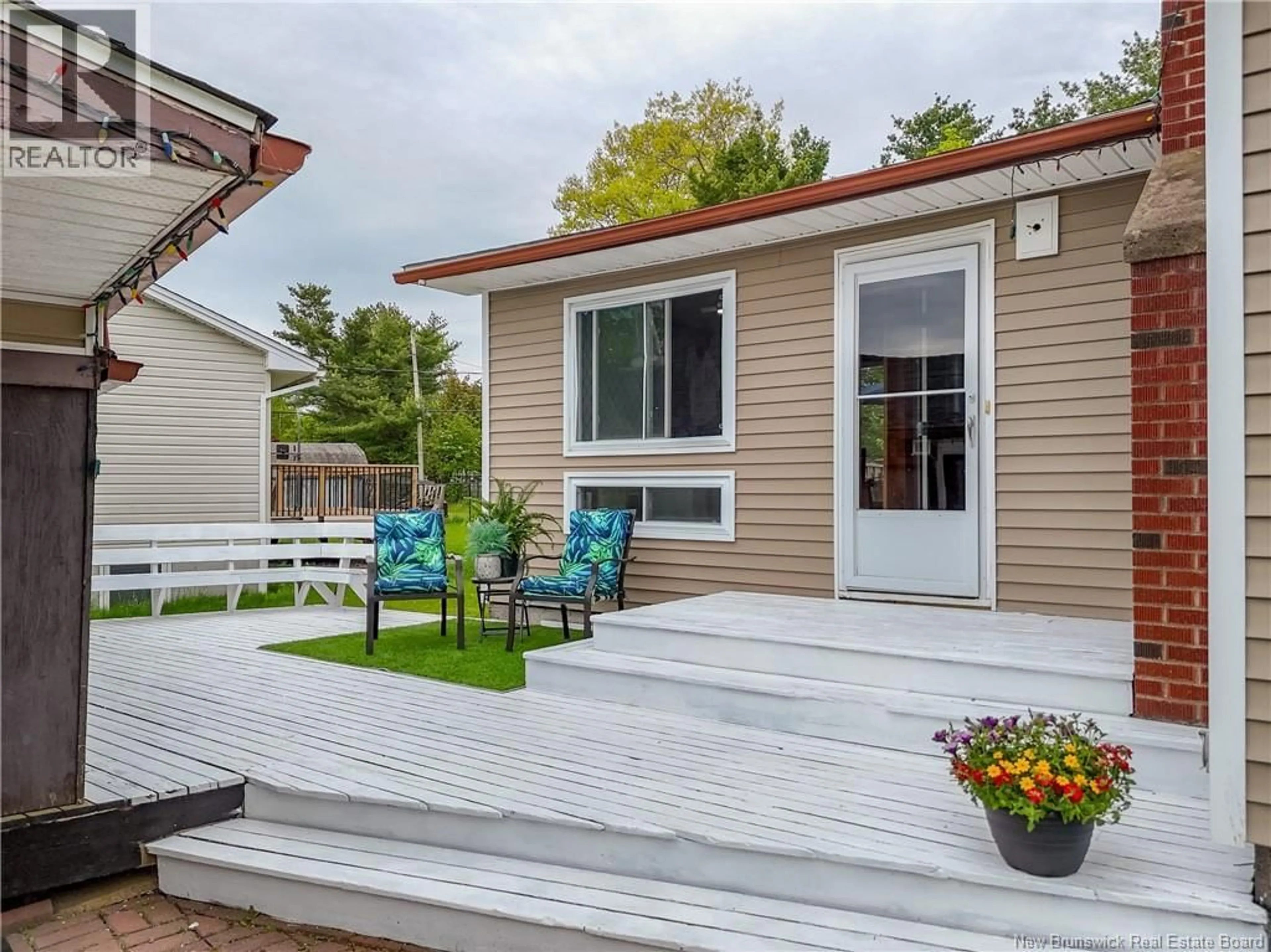 Home with vinyl exterior material, street for 281 CANTERBURY DRIVE, Fredericton New Brunswick E3B4M2