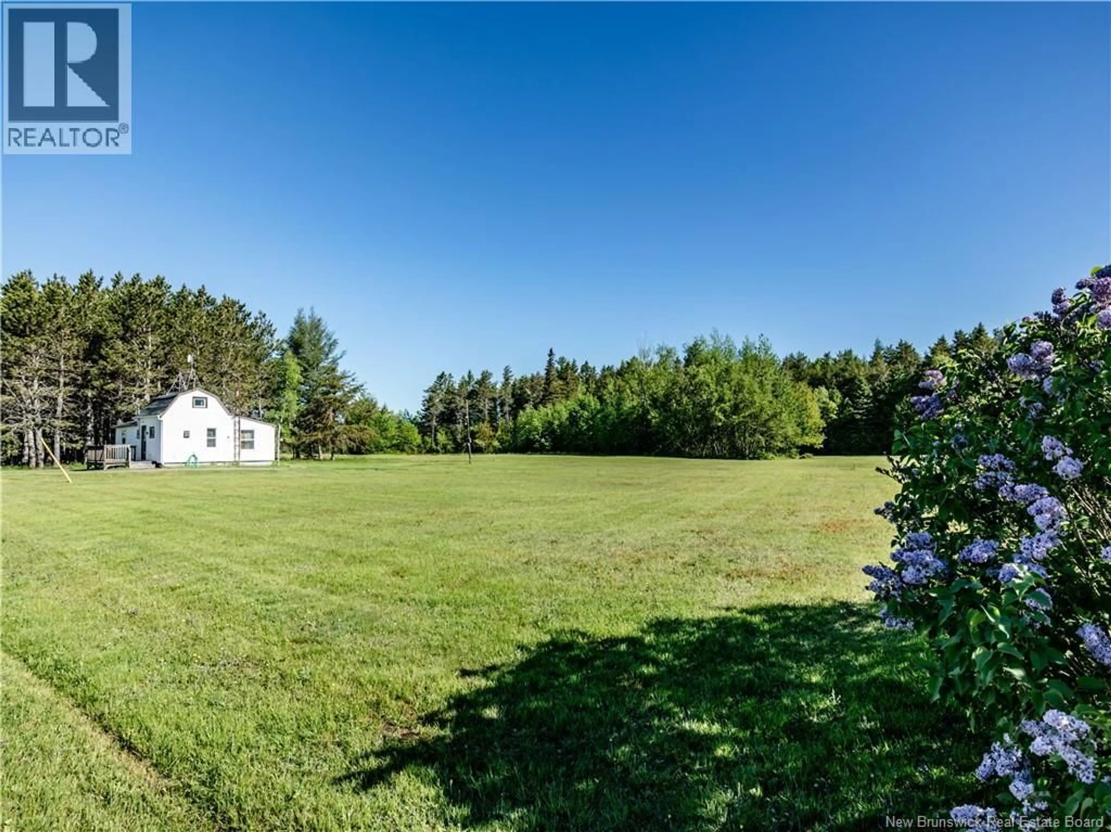 A pic from outside/outdoor area/front of a property/back of a property/a pic from drone, water/lake/river/ocean view for 679 CHEMIN BEDEC, Richiboucto-Village New Brunswick E4W1B1