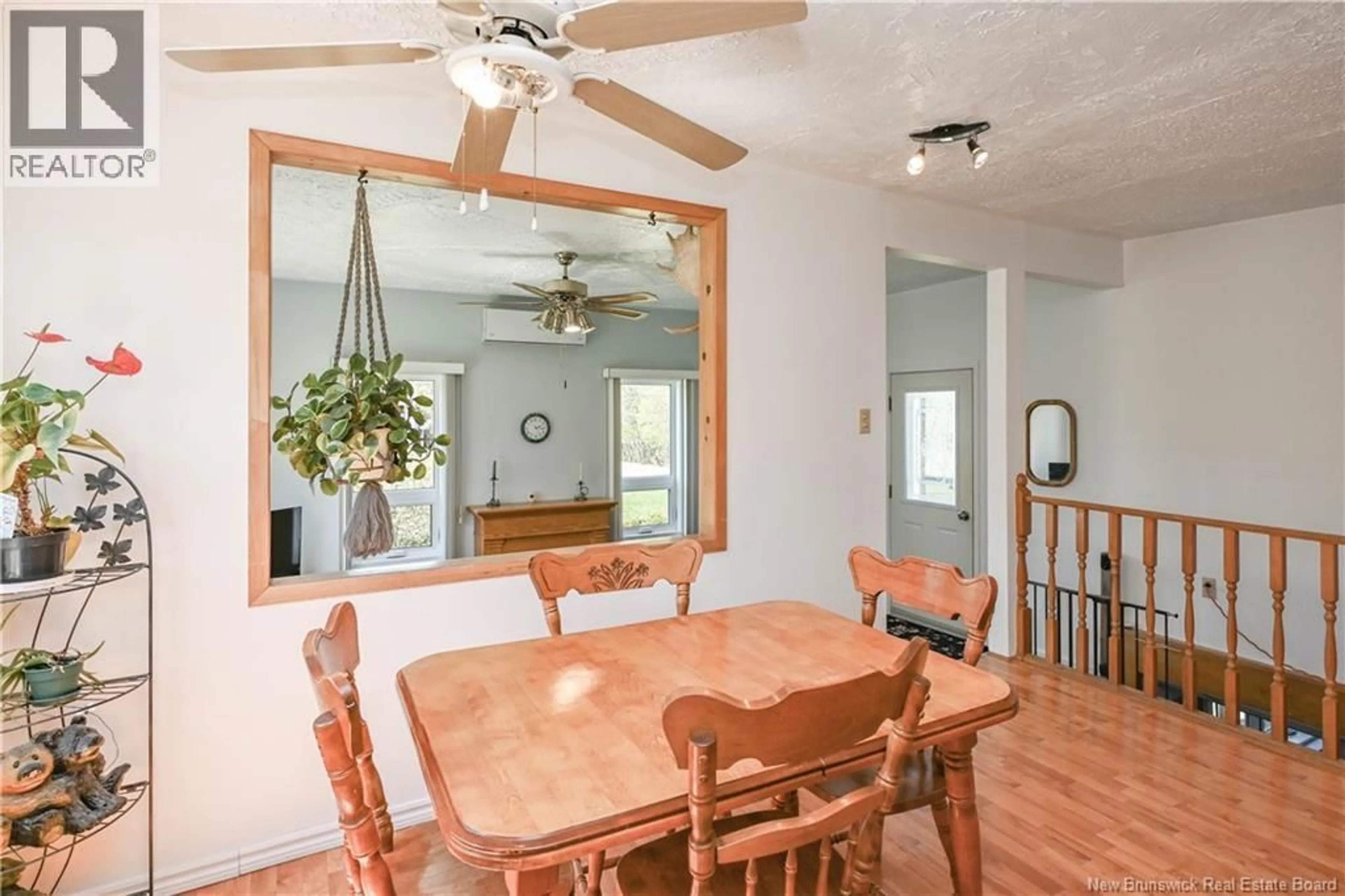 Dining room, wood/laminate floor for 35 MALLET STREET, Haut-Shippagan New Brunswick E8S2S2
