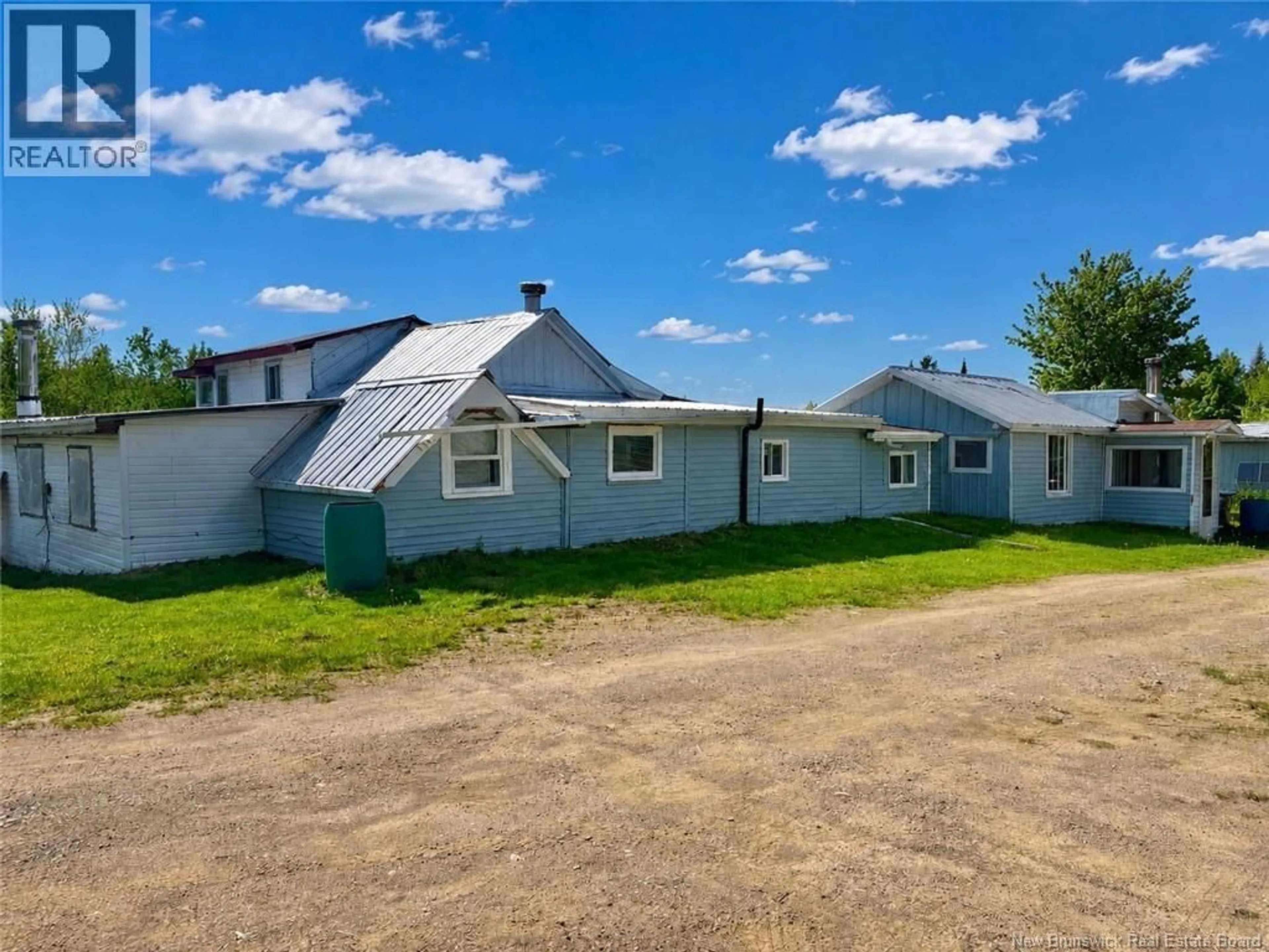 A pic from outside/outdoor area/front of a property/back of a property/a pic from drone, building for 7349 104 ROUTE, Windsor New Brunswick E7L3M7