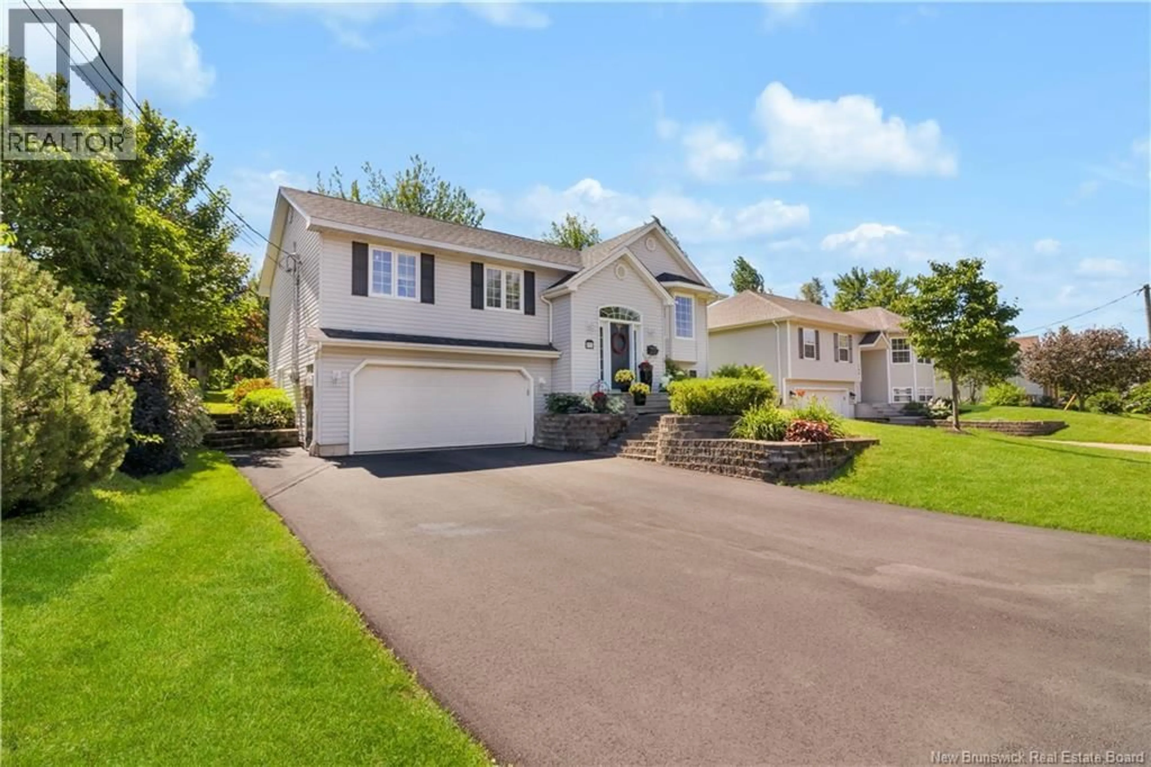 Home with vinyl exterior material, street for 152 BAHAMA STREET, Dieppe New Brunswick E1A4W2