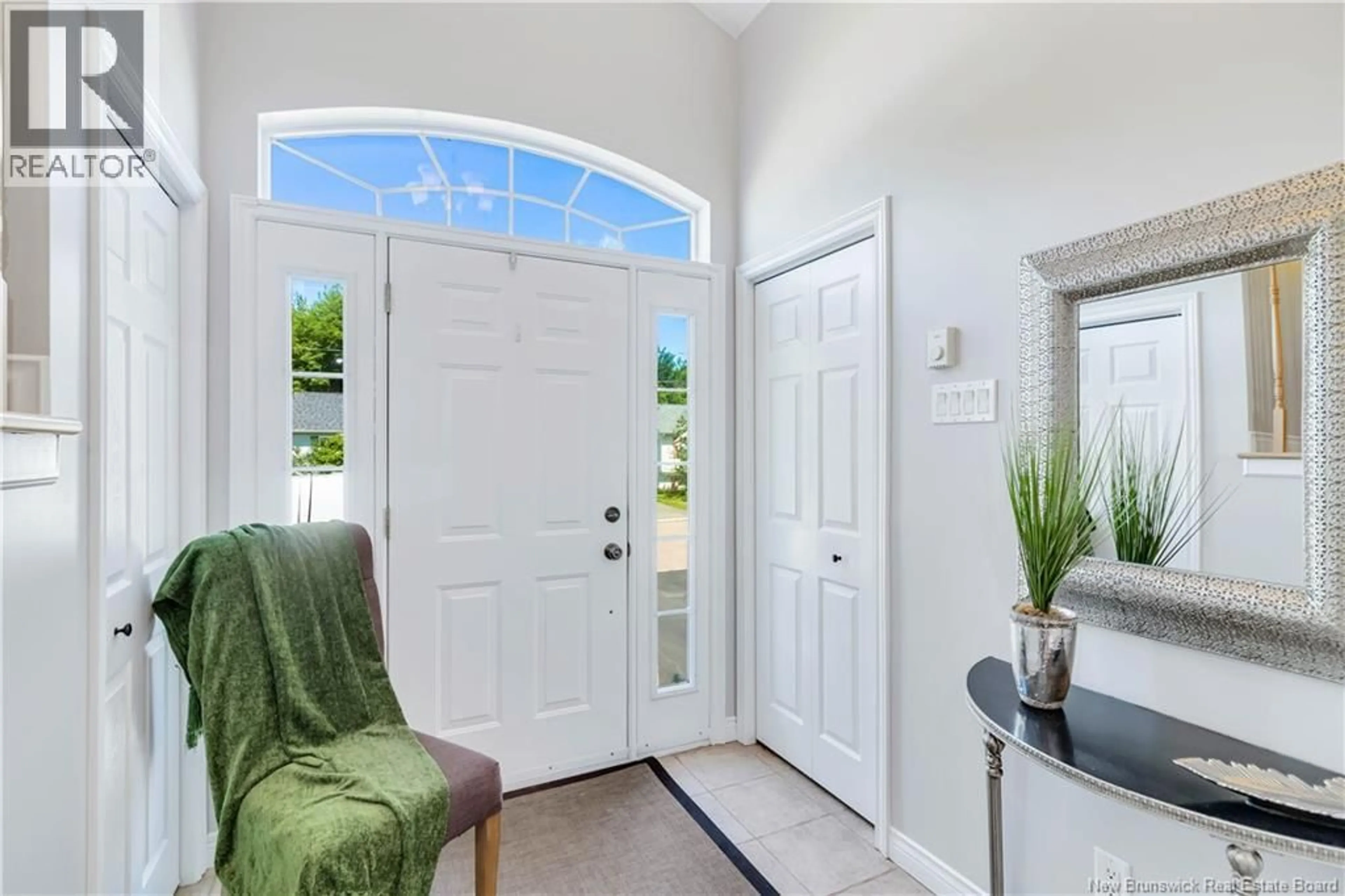 Indoor entryway for 152 BAHAMA STREET, Dieppe New Brunswick E1A4W2