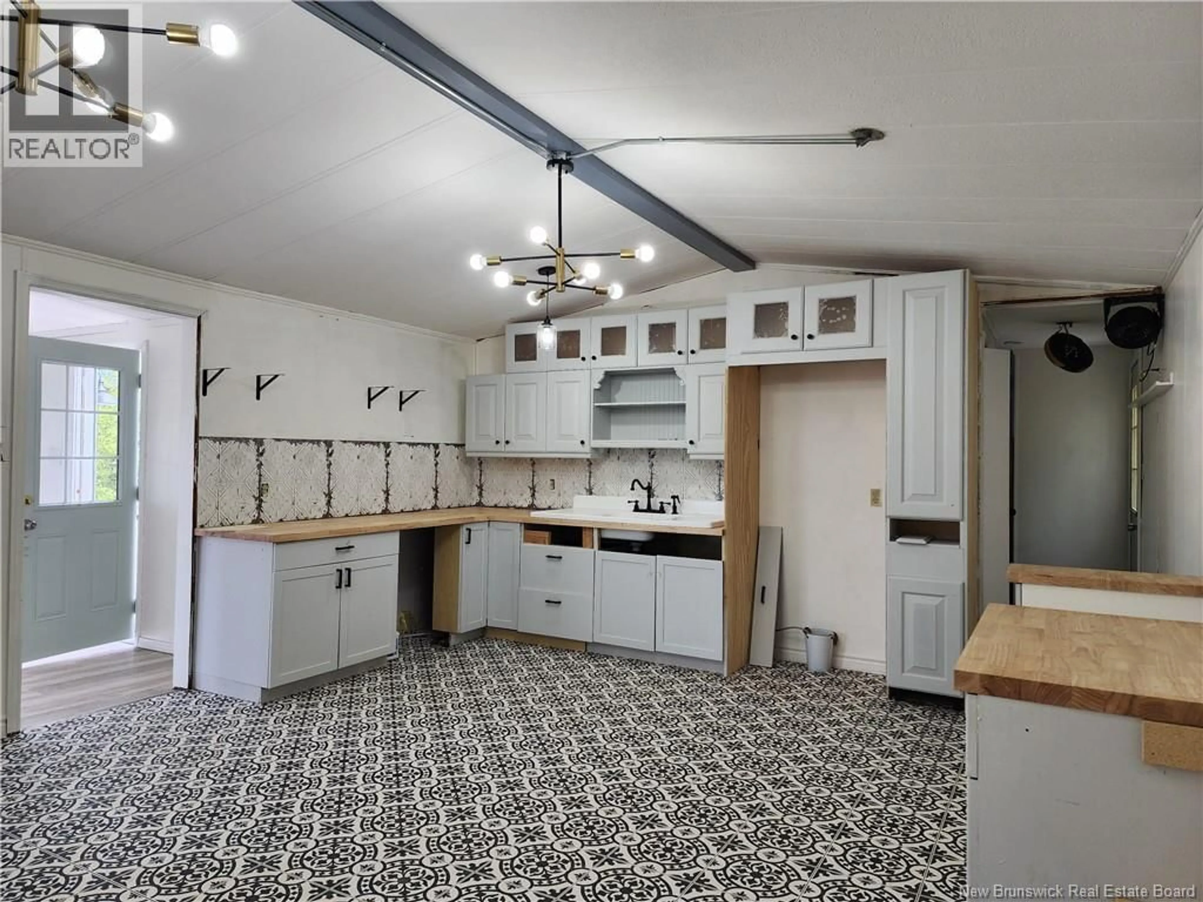 Standard kitchen, ceramic/tile floor for 3276 RED HEAD ROAD, Saint John New Brunswick E2J4W7