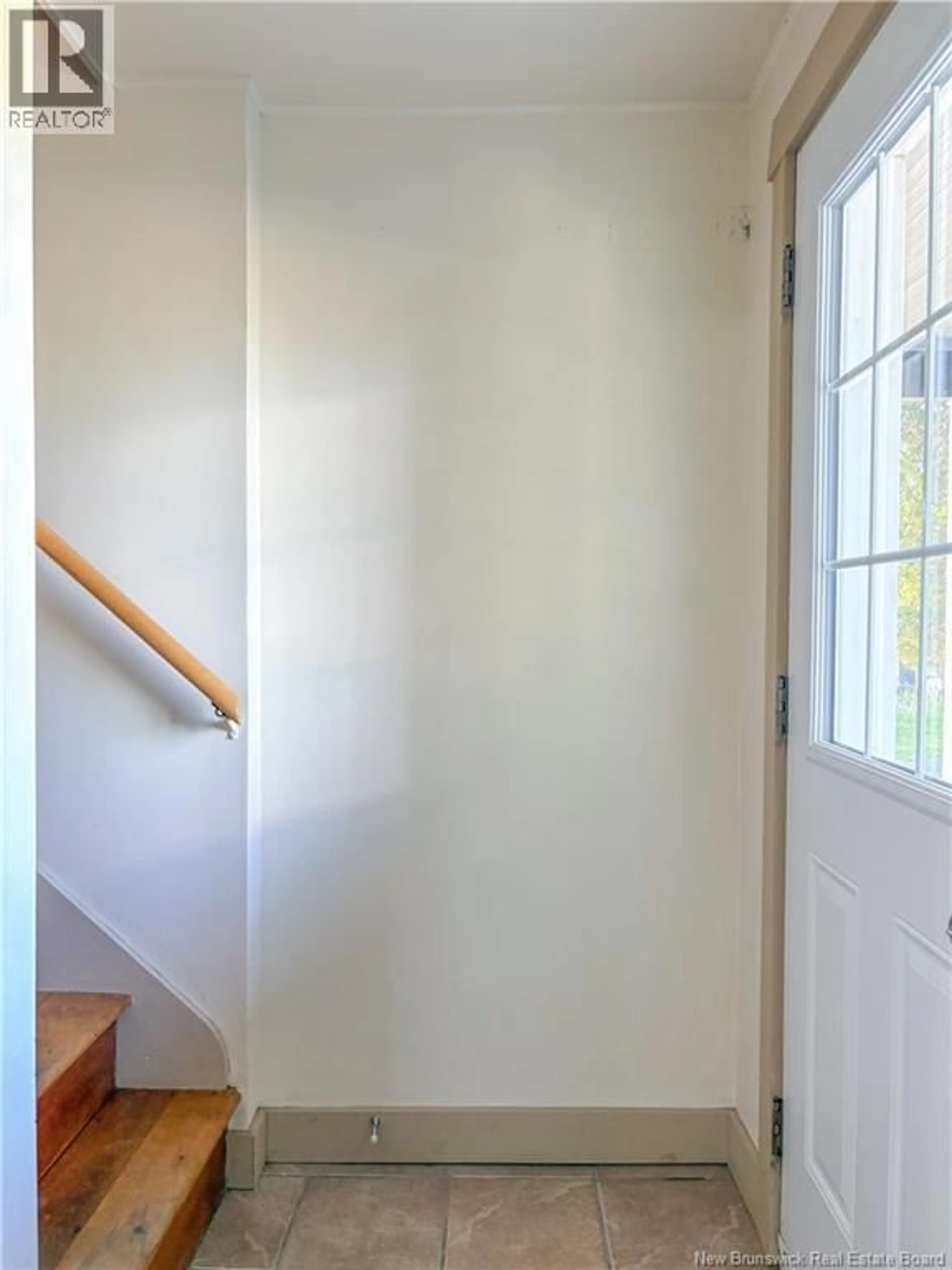 Indoor entryway for 128 GREEN STREET, Woodstock New Brunswick E7M1V3