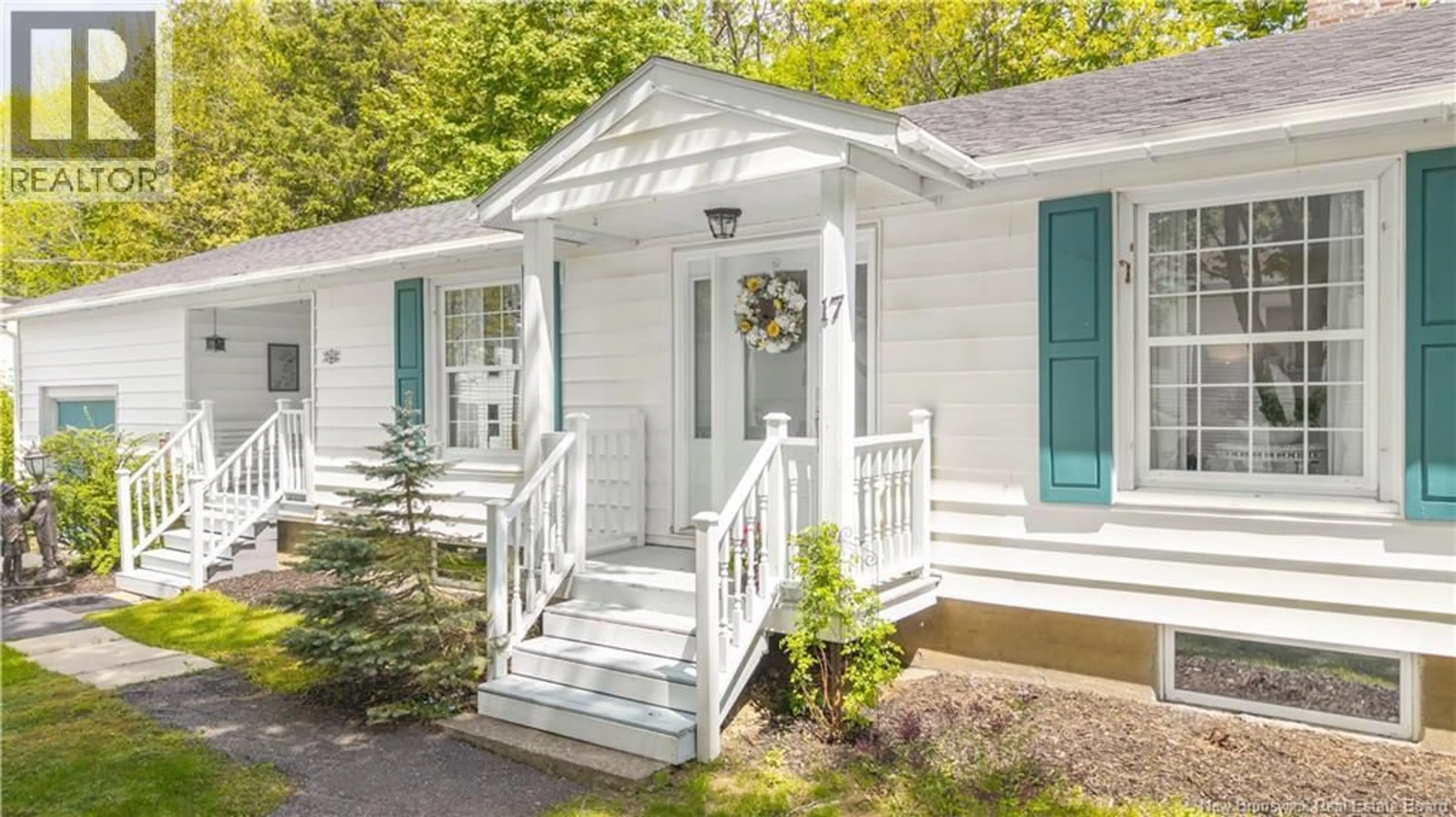 Home with vinyl exterior material, street for 17 PORTER STREET, St. Stephen New Brunswick E3L2M8