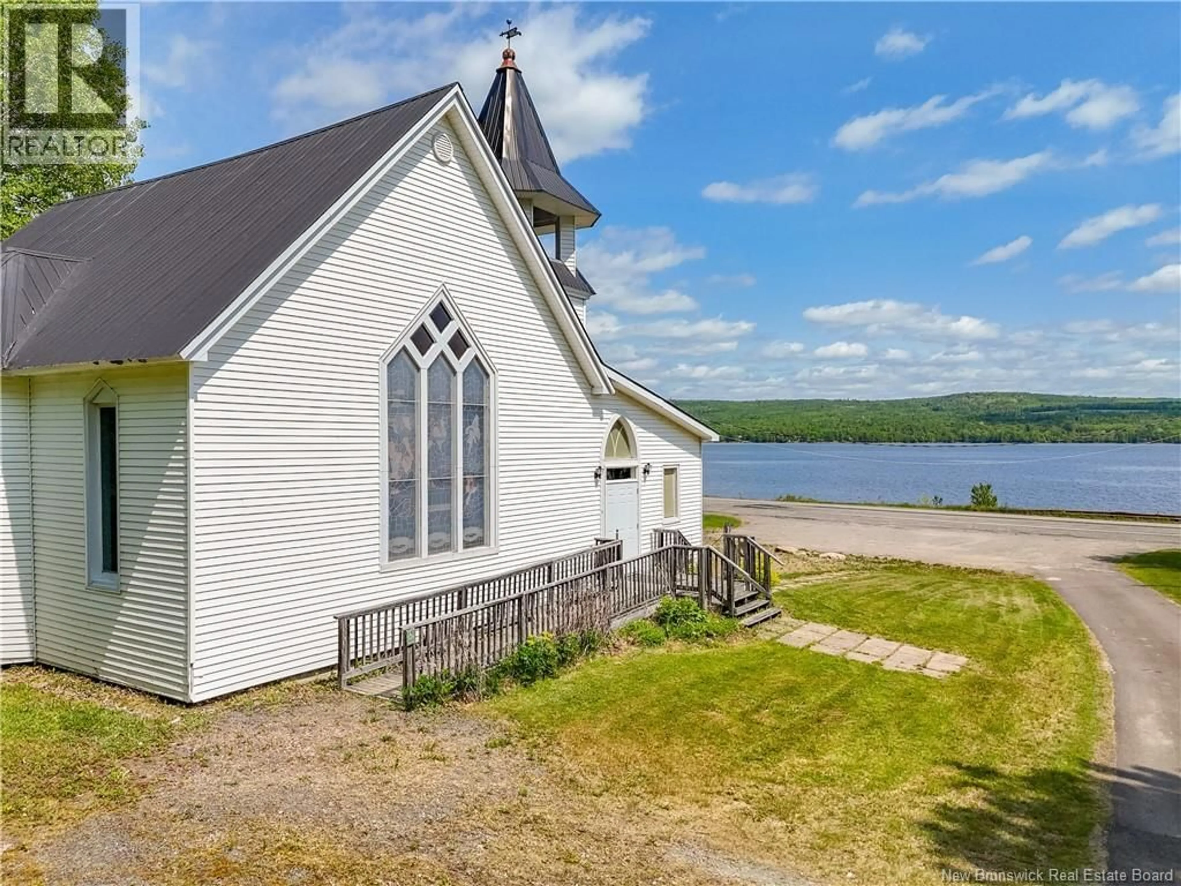 A pic from outside/outdoor area/front of a property/back of a property/a pic from drone, water/lake/river/ocean view for 6682 ROUTE 102, Nackawic New Brunswick E6K3T7