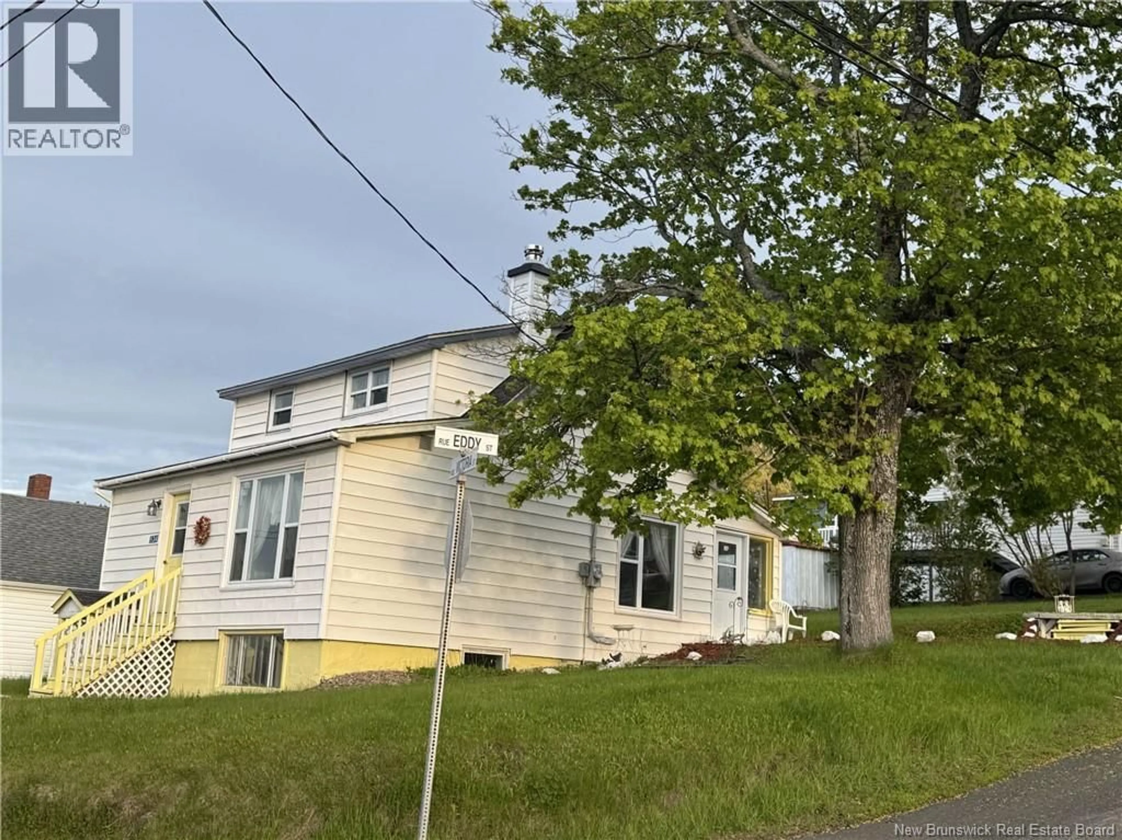 A pic from outside/outdoor area/front of a property/back of a property/a pic from drone, building for 534 VICTORIA STREET, Dalhousie New Brunswick E8C2T3