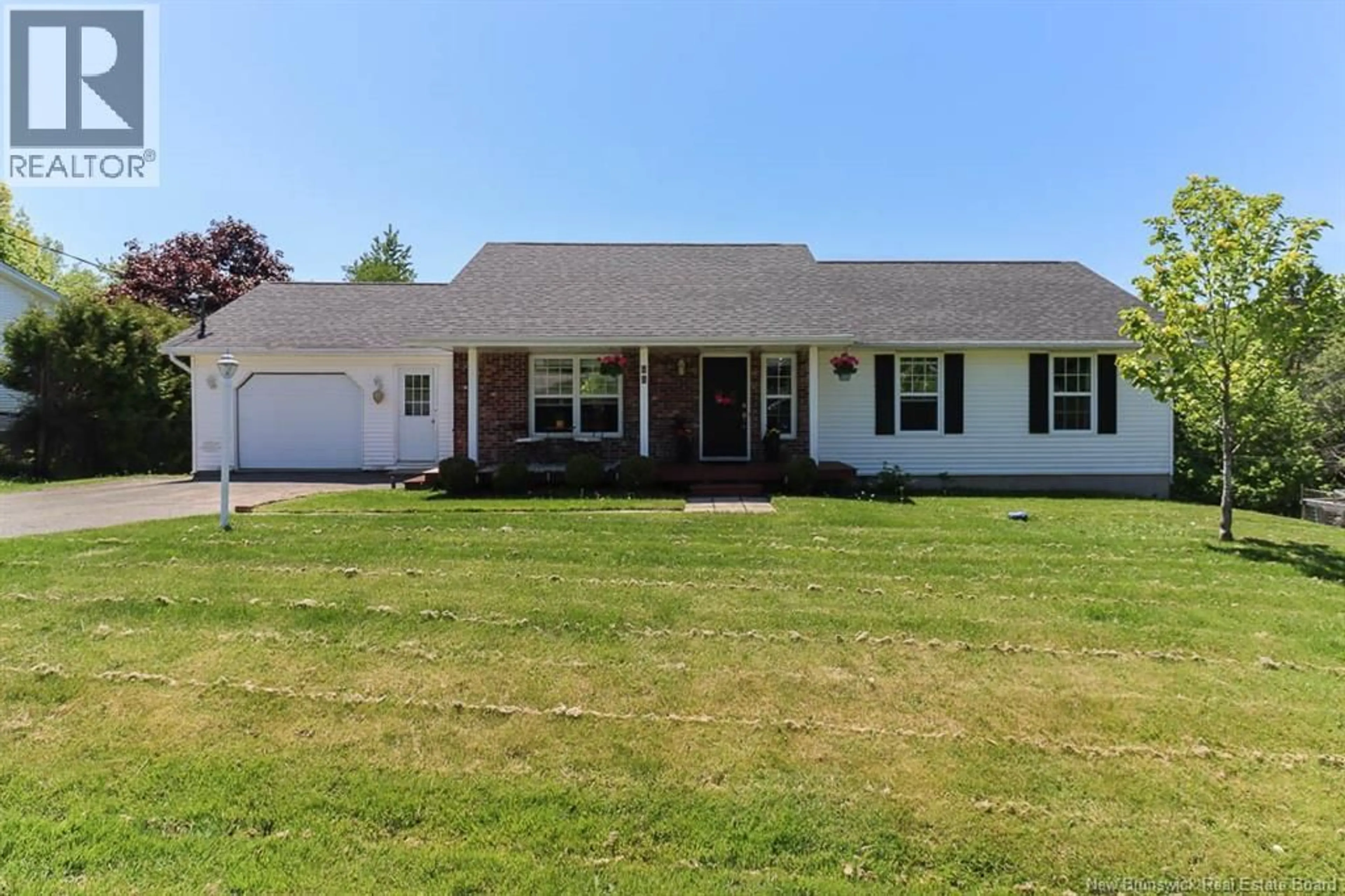 Home with vinyl exterior material, street for 11 PRINCETON AVENUE, Quispamsis New Brunswick E2E3H3
