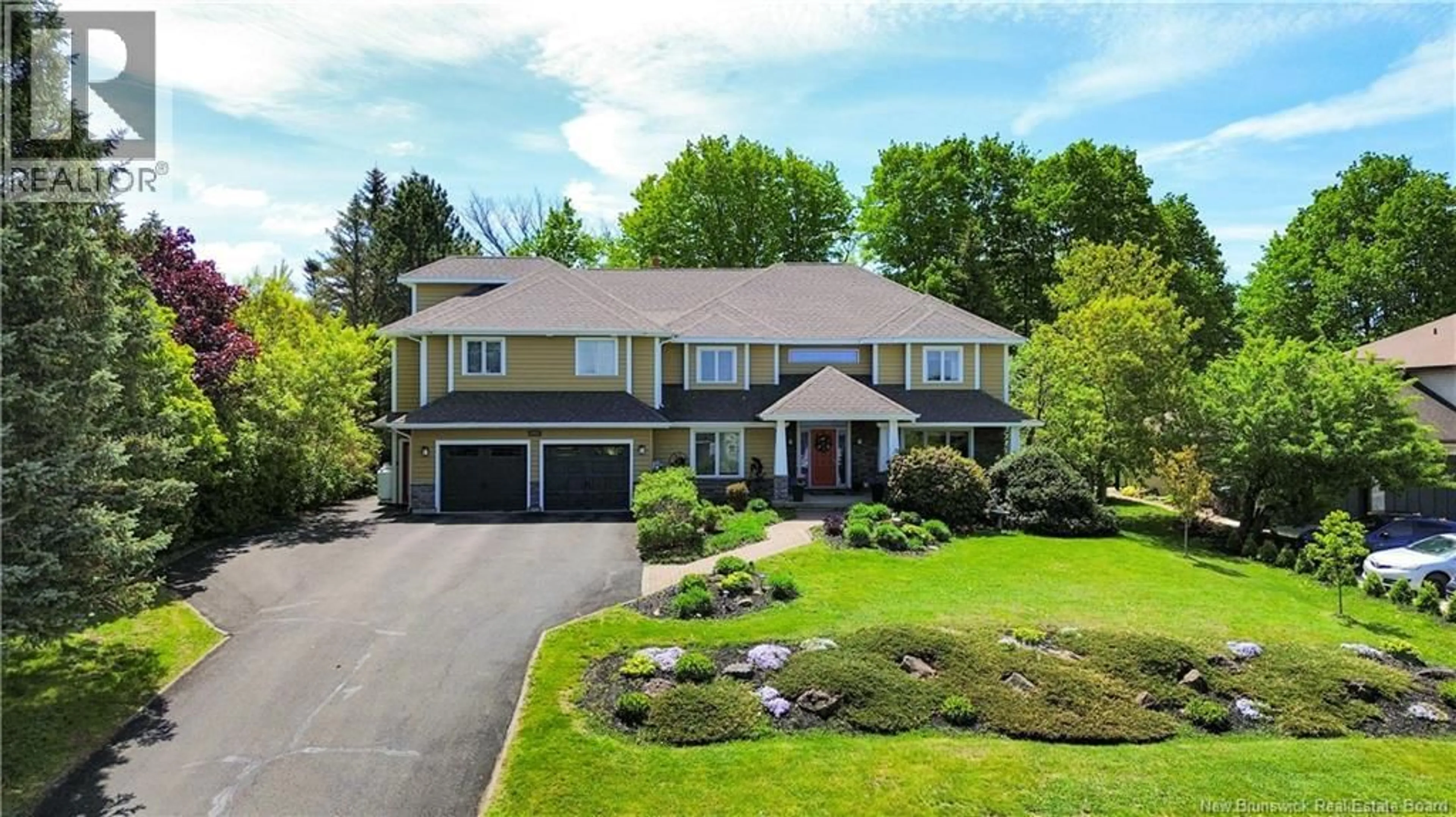 A pic from outside/outdoor area/front of a property/back of a property/a pic from drone, street for 313 LAVOIE, Dieppe New Brunswick E1A6R8