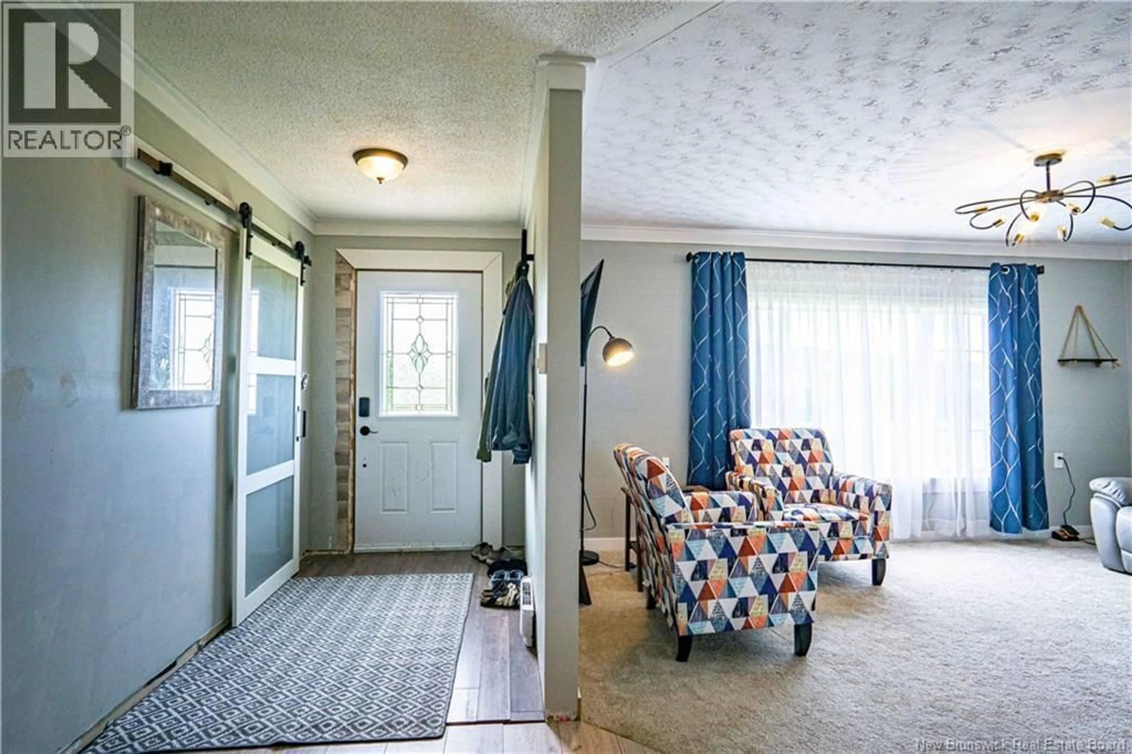 Indoor entryway for 1236 ROUTE 105 ROUTE, Southampton New Brunswick E6G1L3