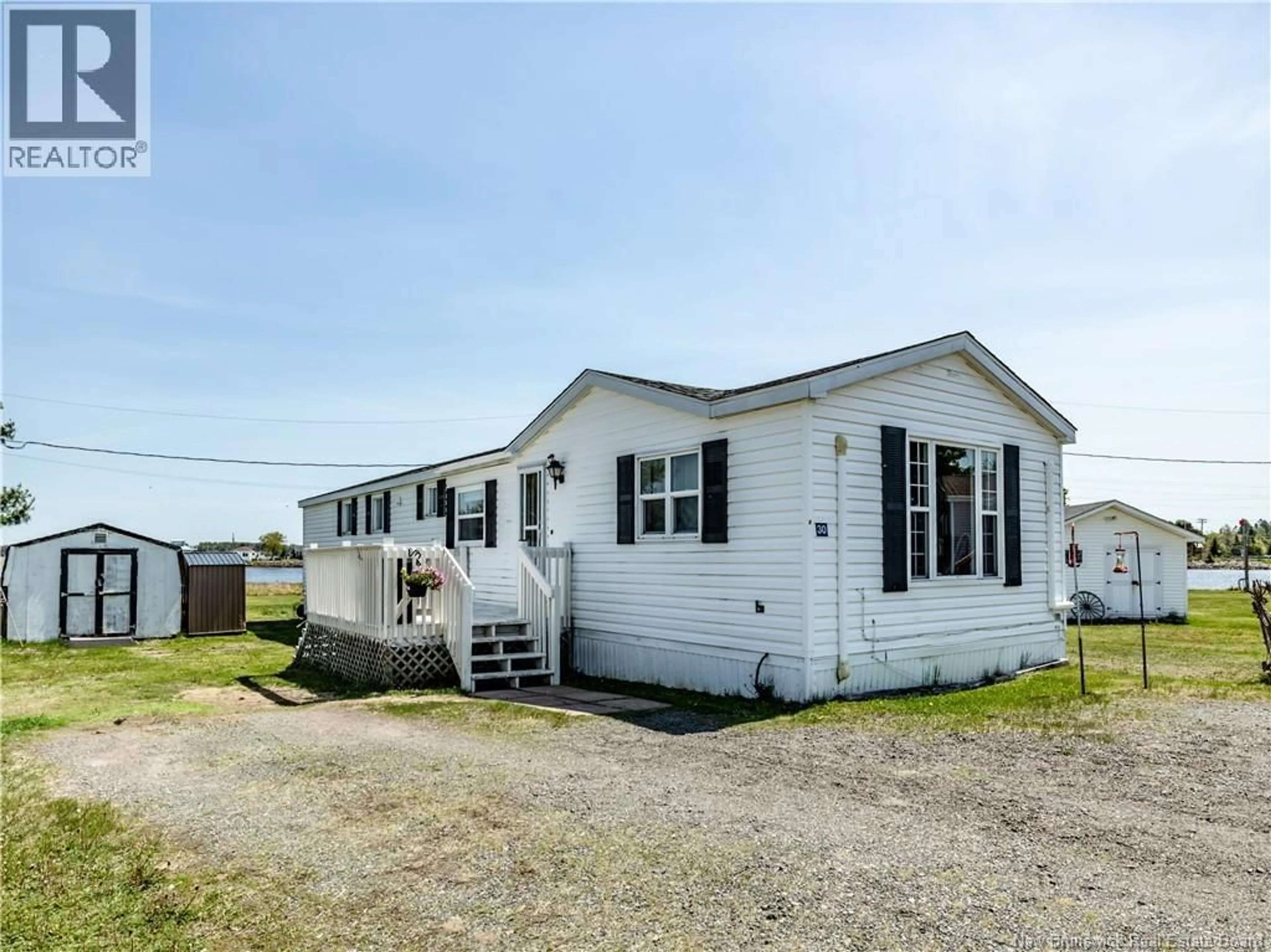 Home with vinyl exterior material, unknown for 30 COPAIN, Richibucto New Brunswick E4W3X7