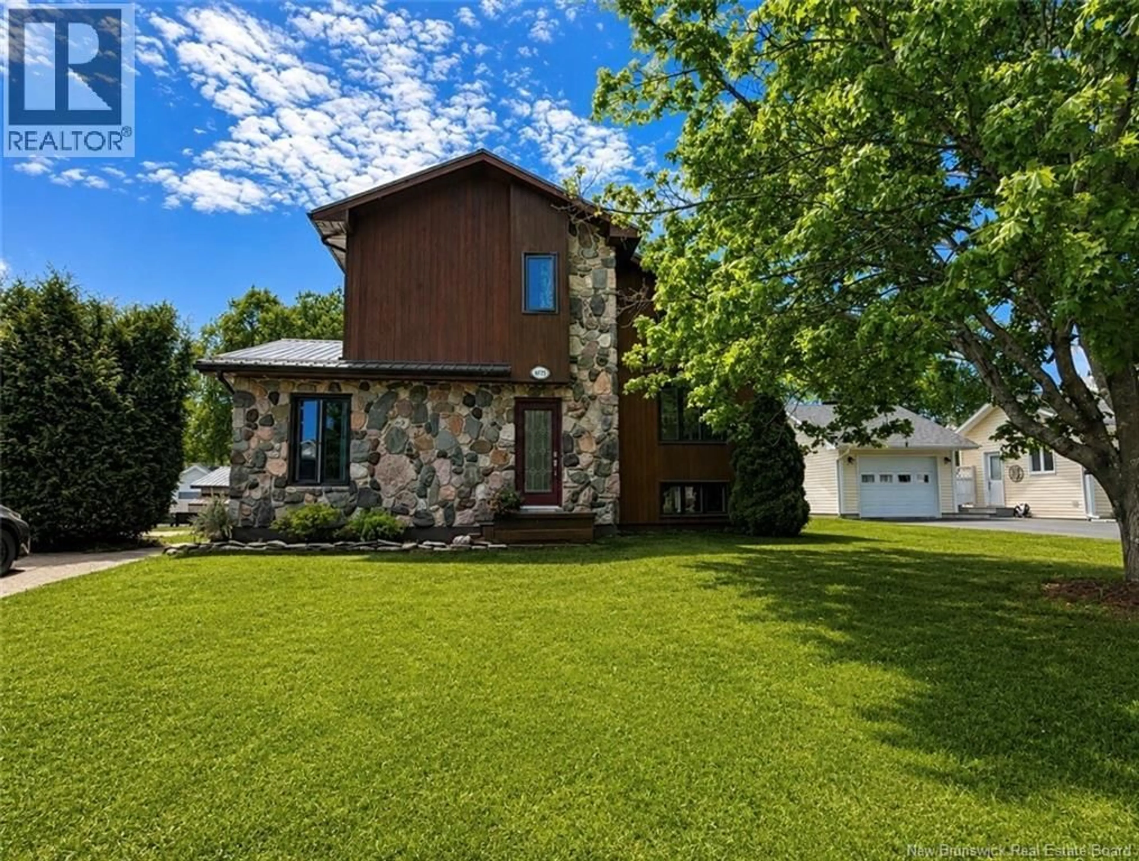 Home with brick exterior material, unknown for 1075 SYCAMORE, Bathurst New Brunswick E2A4M9