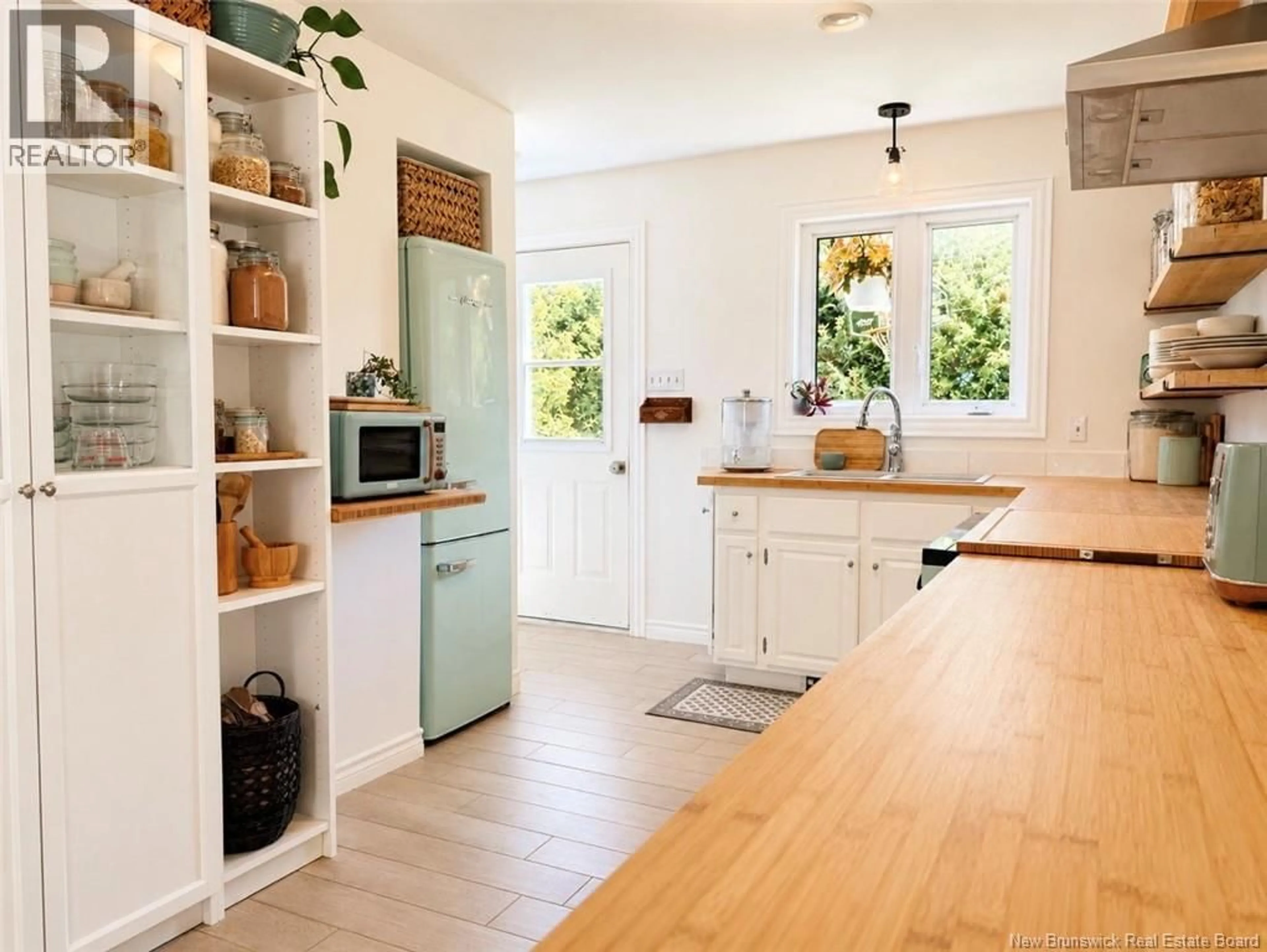 Open concept kitchen, unknown for 1075 SYCAMORE, Bathurst New Brunswick E2A4M9