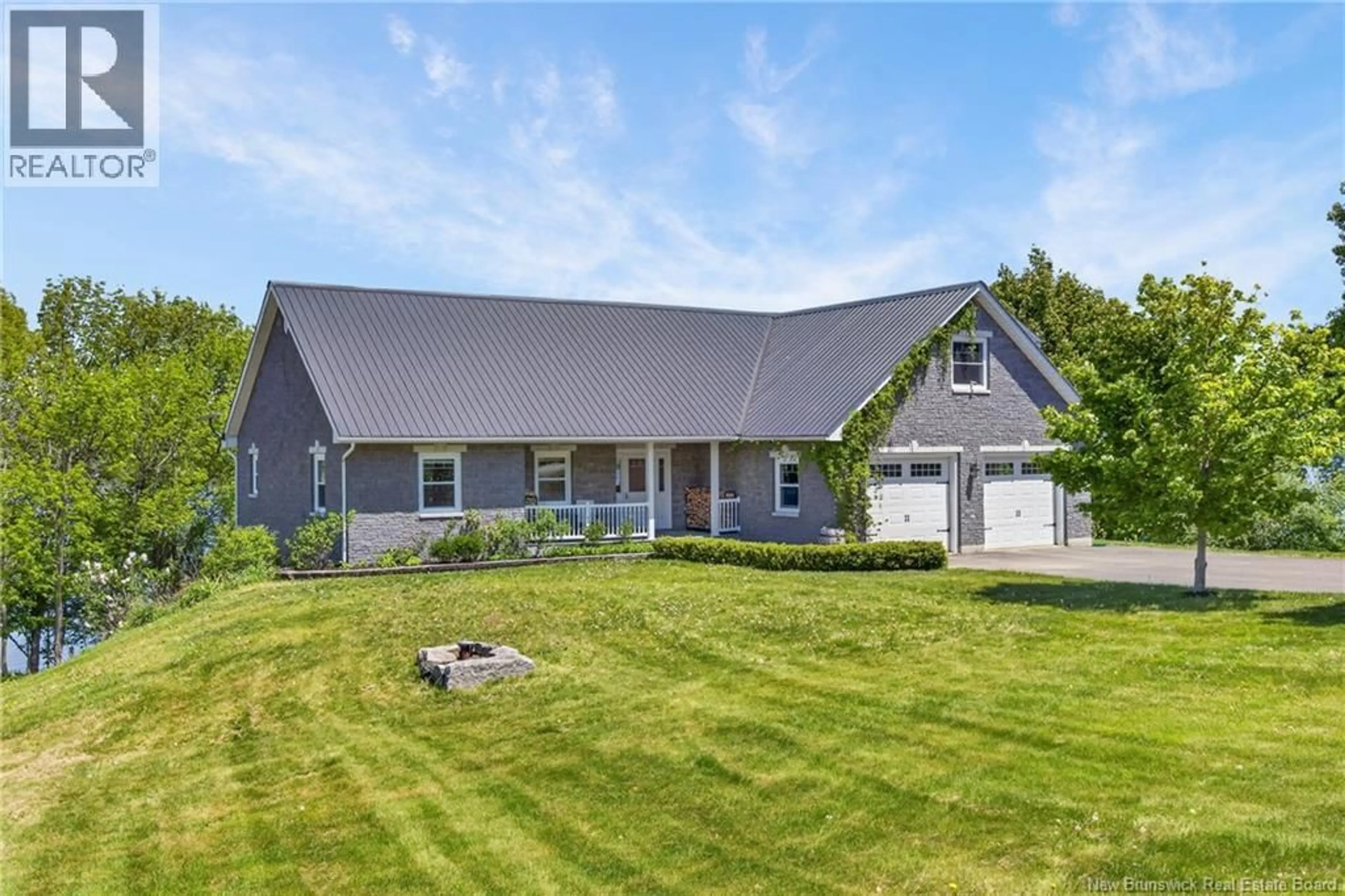 Home with vinyl exterior material, unknown for 7343 ROUTE 102, Dumfries New Brunswick E6G1P6