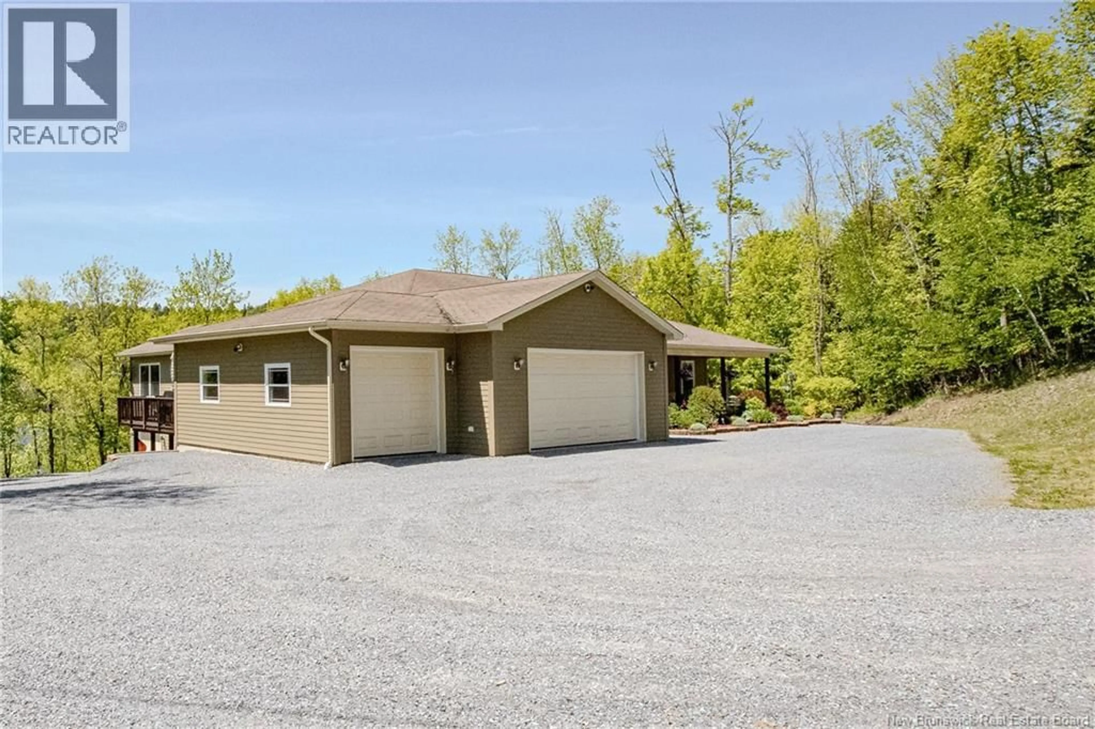 Indoor garage for 53 CHESTNUT LANE, Kingston New Brunswick E5N0B2