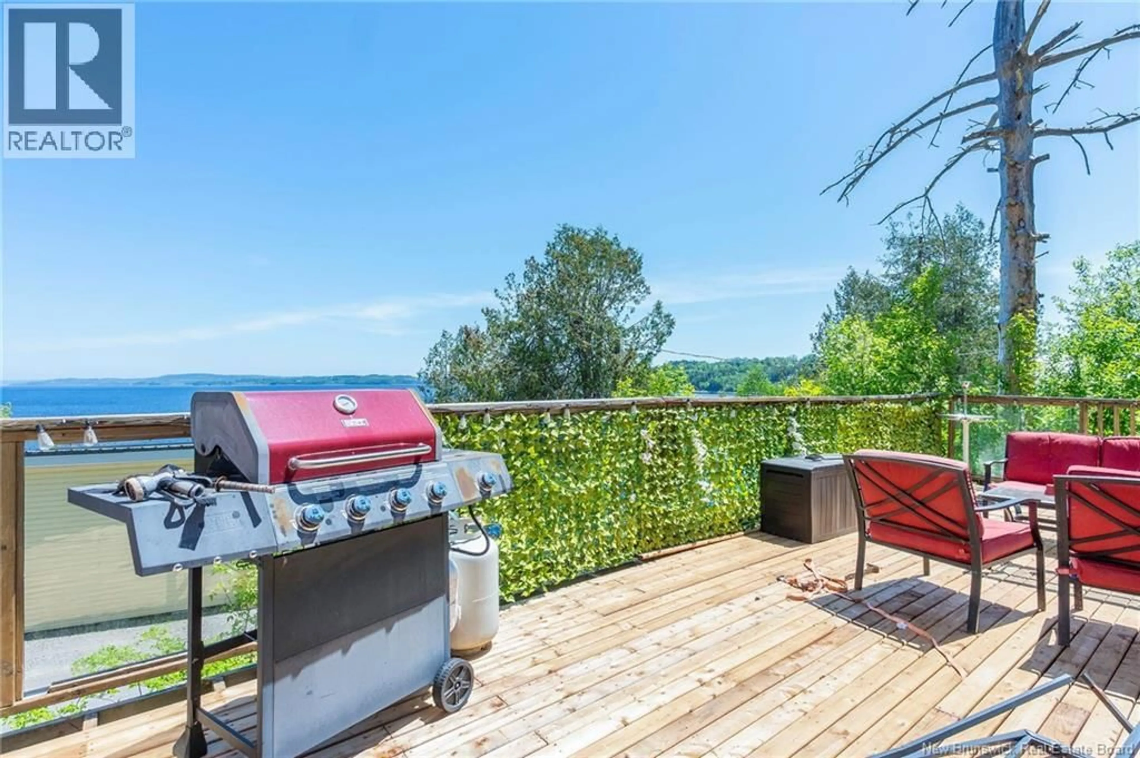 Patio, water/lake/river/ocean view for 20 RIVERSIDE LANE, Saint John New Brunswick E2M6Y9