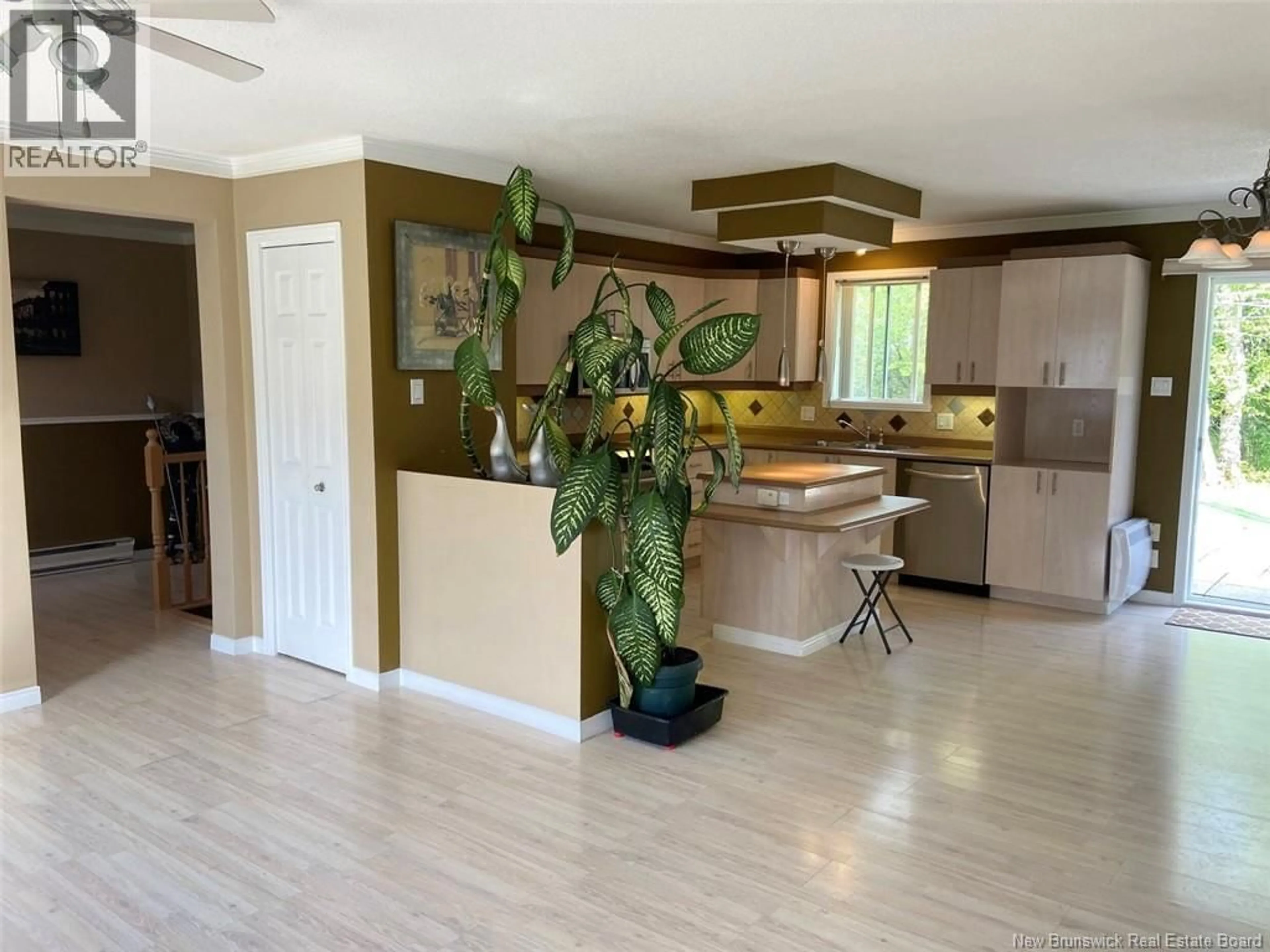 Open concept kitchen, unknown for 52 RAYMOND STREET, Edmundston New Brunswick E3V4Z7